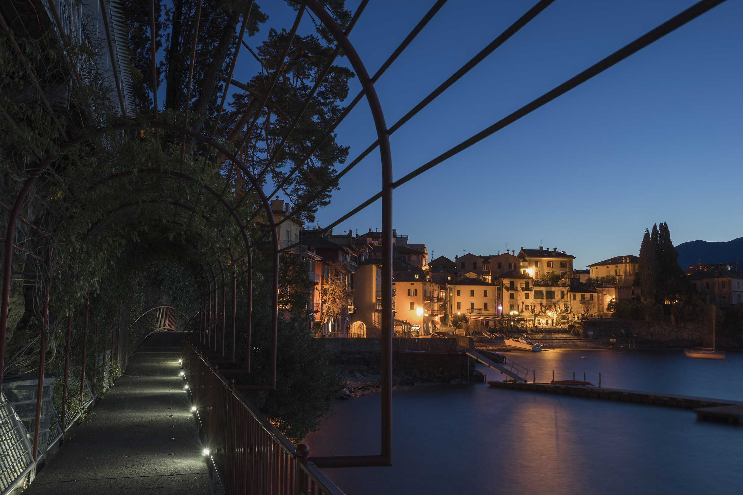 Panoramic walk to the heart of Varenna