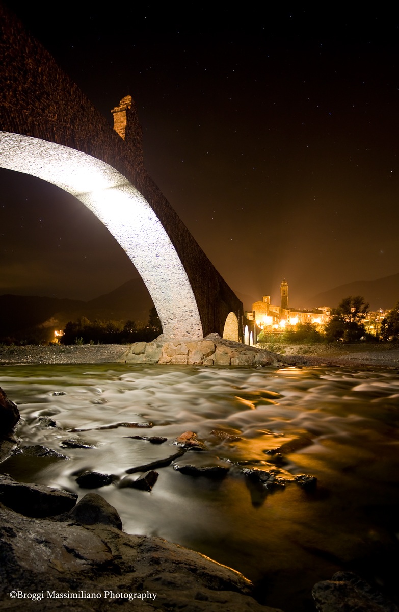 Humpbacked bridge Bobbio ws Juza