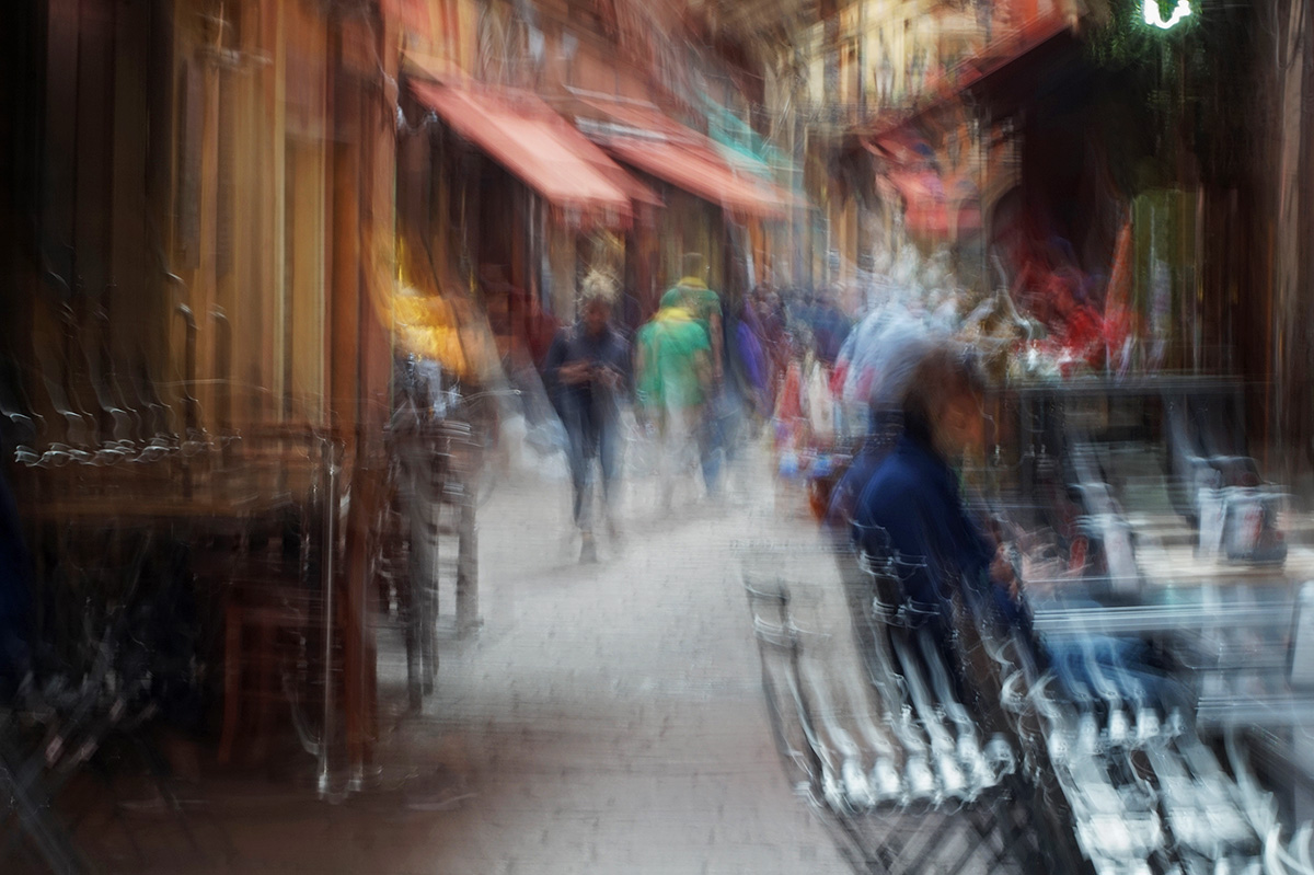 Via Pescherie Vecchie ... after the Sangiovese bottle