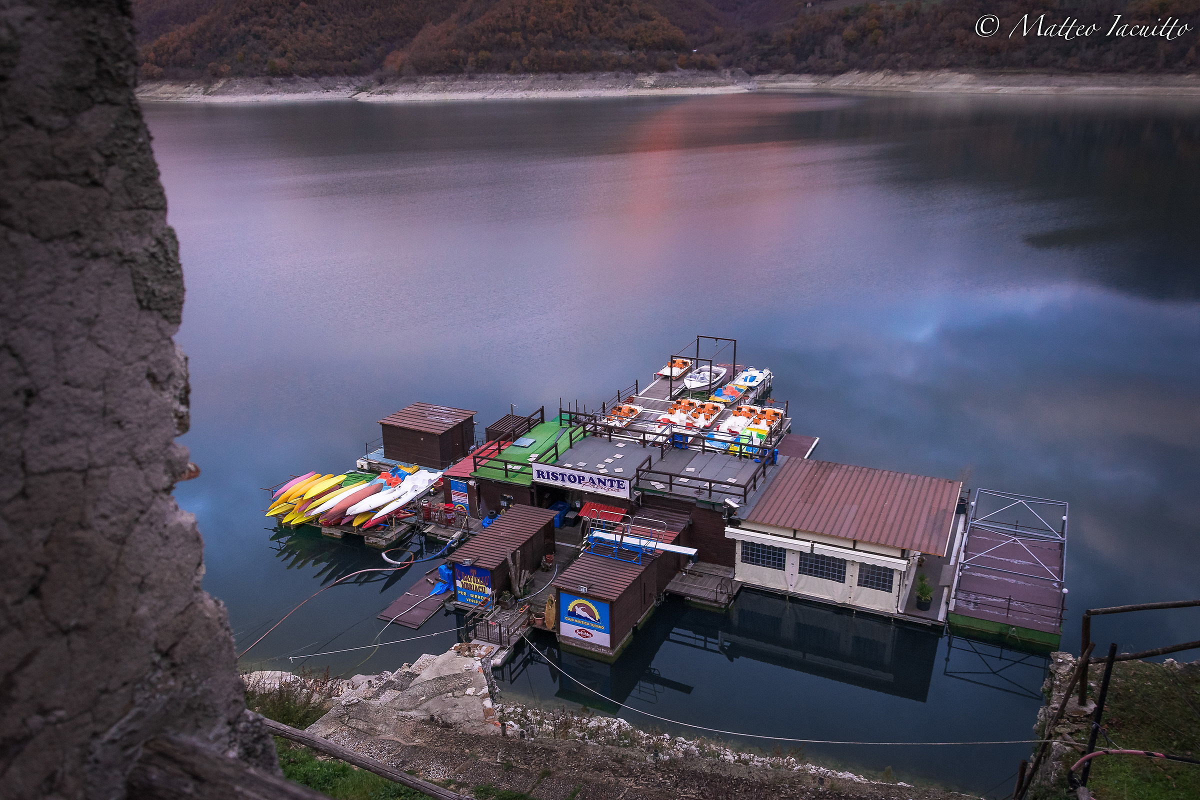 Glimpses of the lake