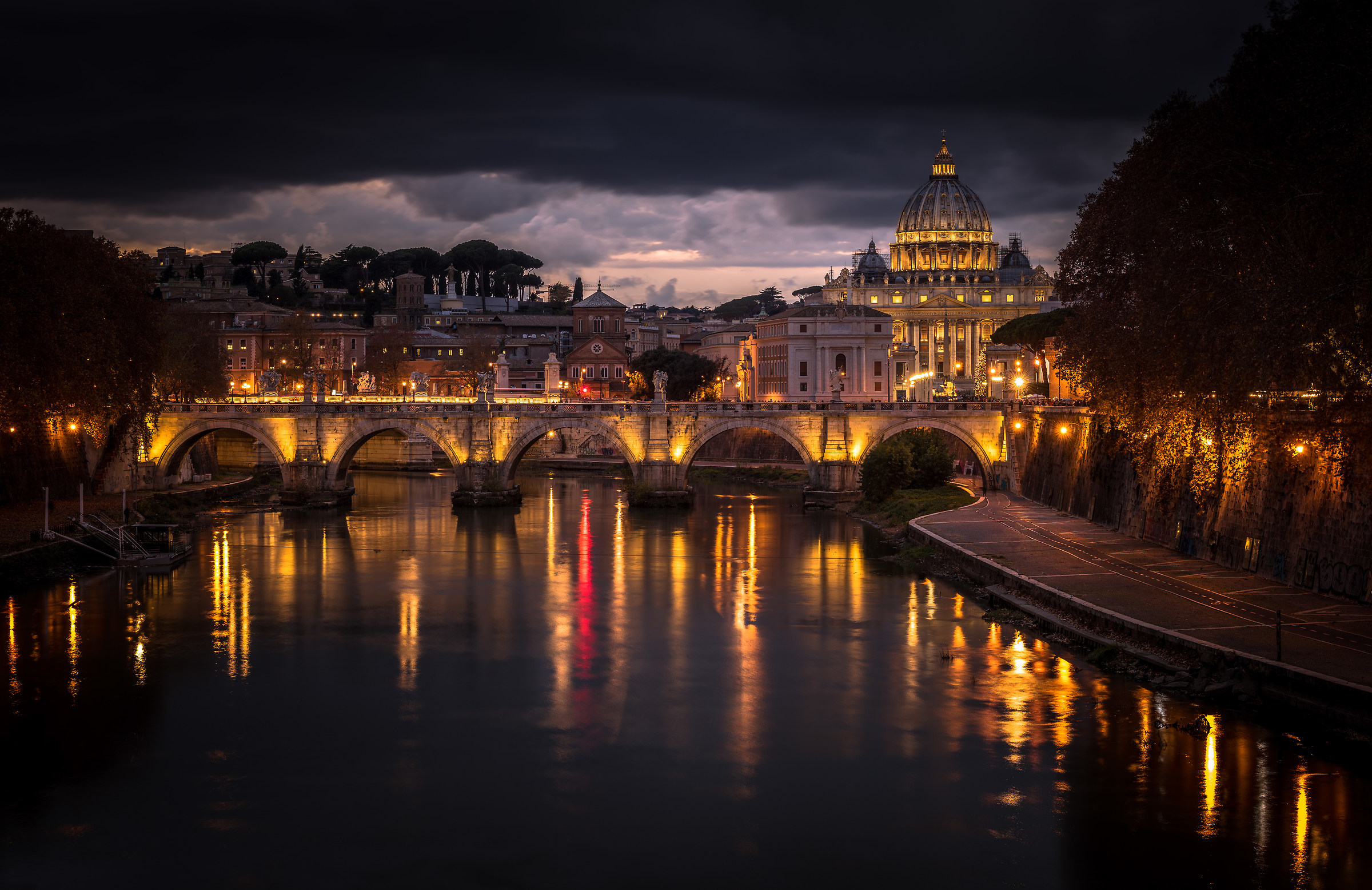 "Si accendono le luci.."