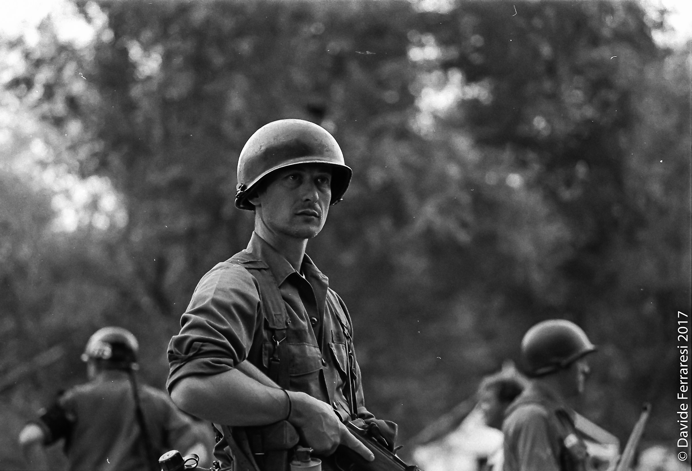 Vietnam-Replica (Om2 Zuiko 2.8 / 100mm HP5 + Rodinal)