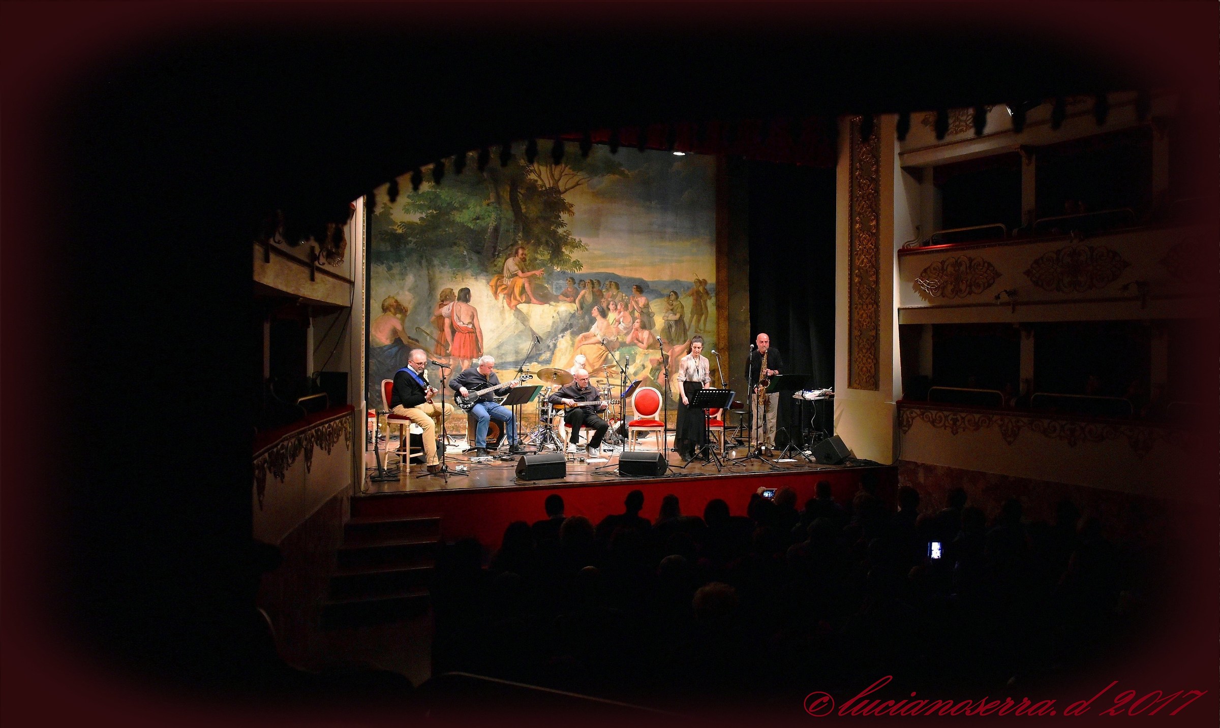 Riveduti & Scorretti... visti da un palco.