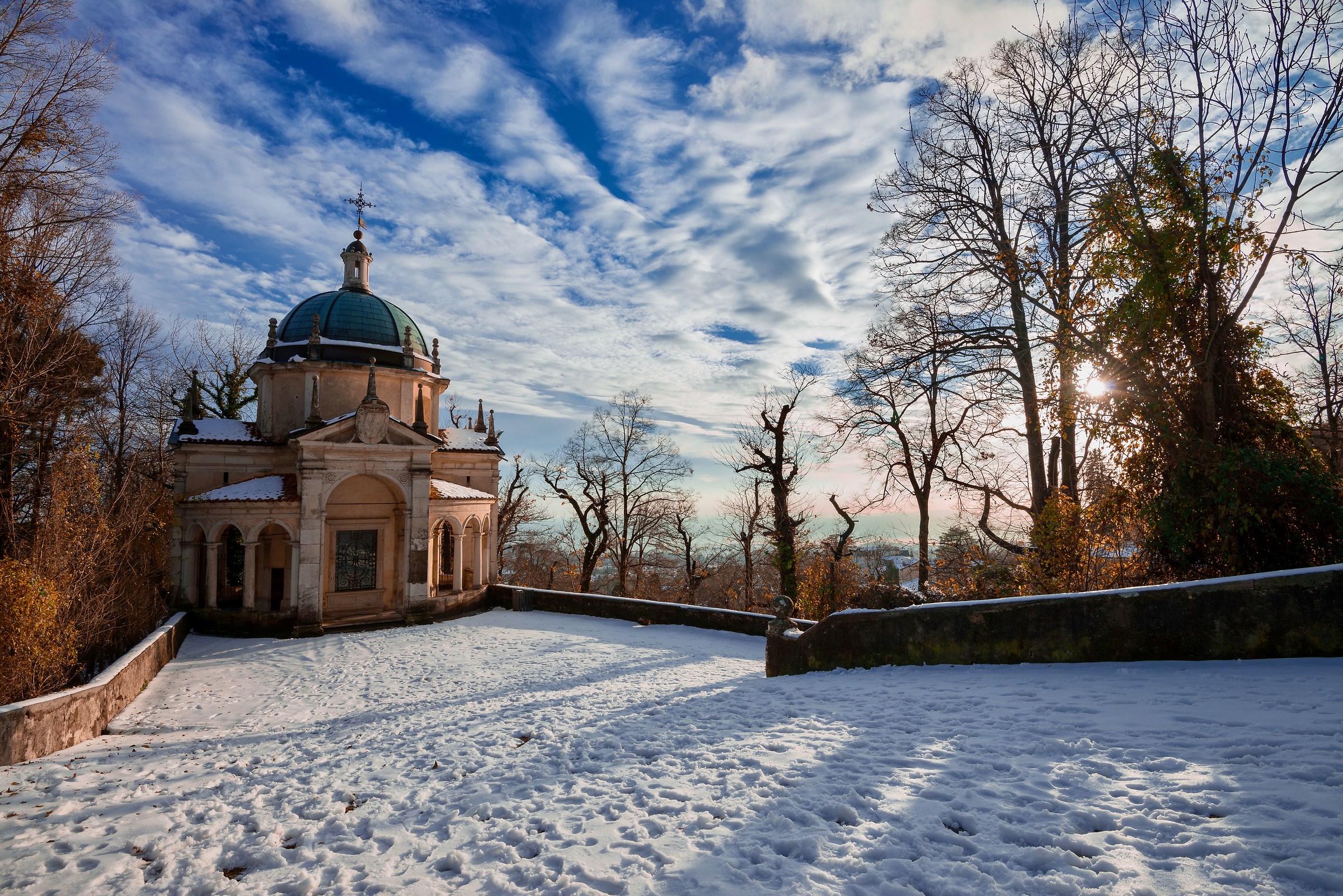 Sacro Monte in bianco