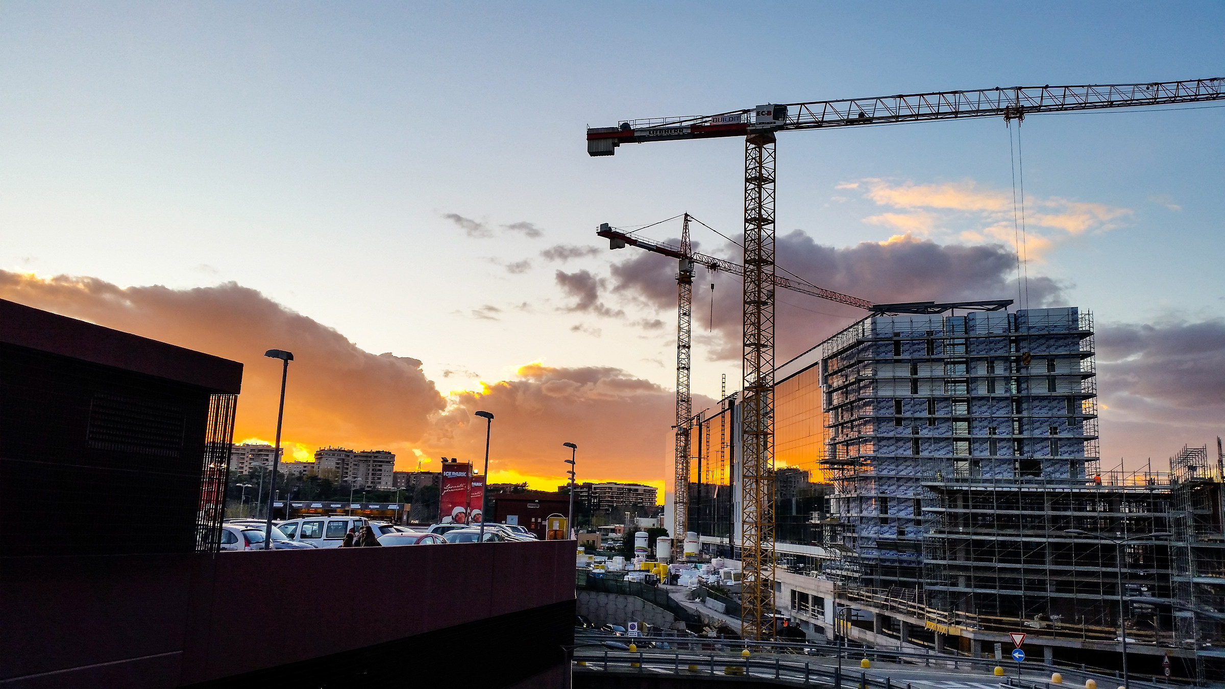 Tramonto sul centro commerciale