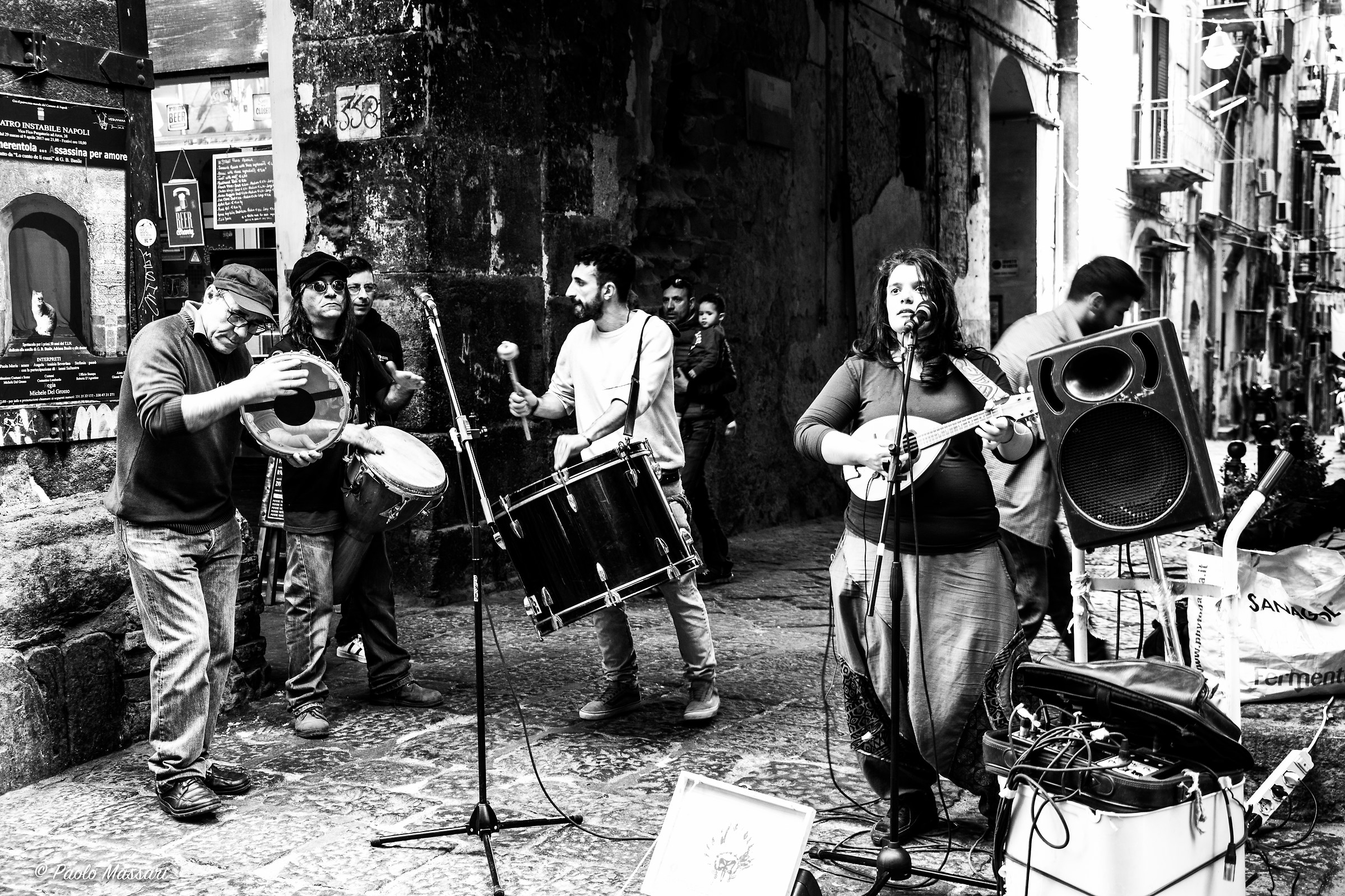 Street artists in Naples