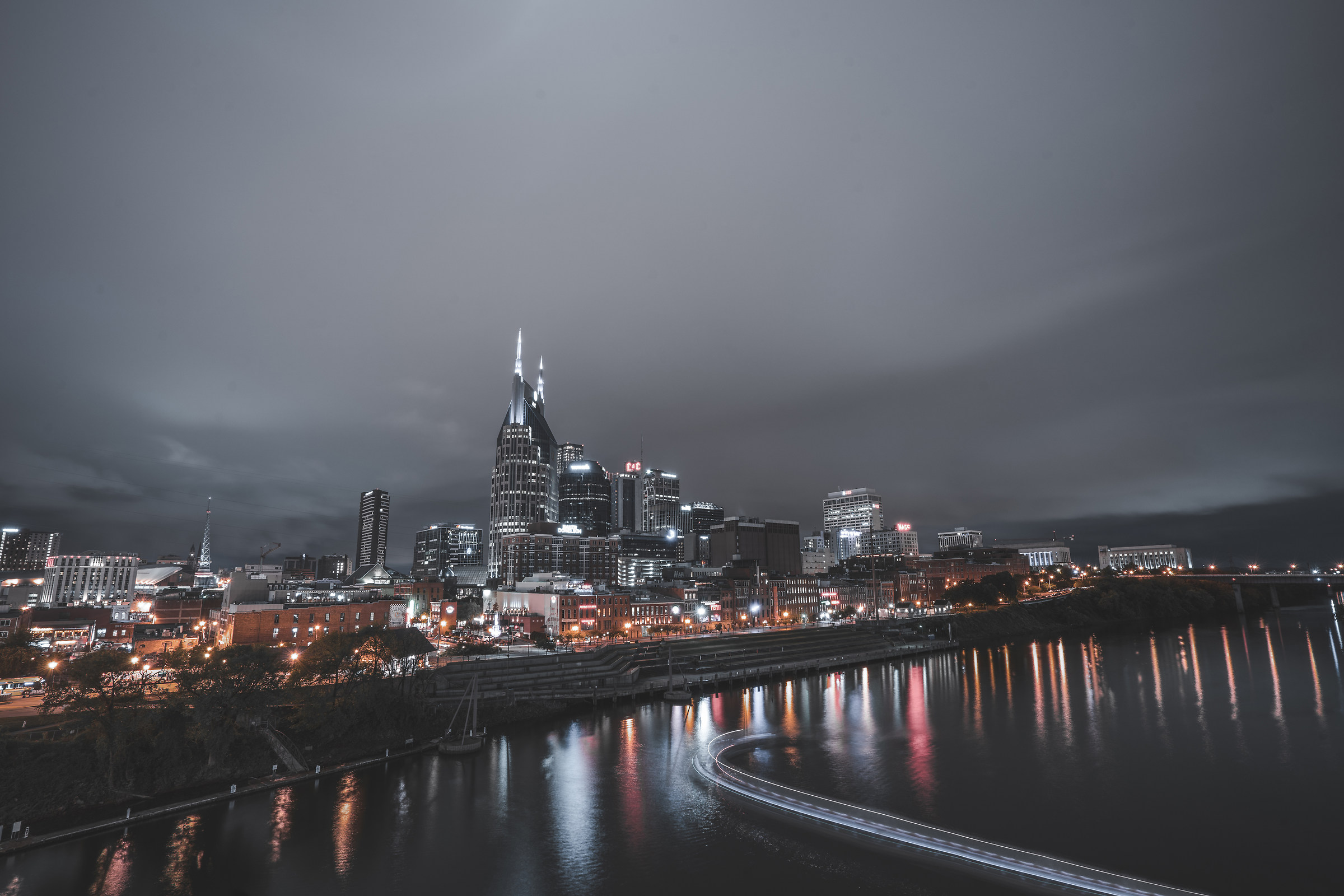 nashvile from pedestrian bridge