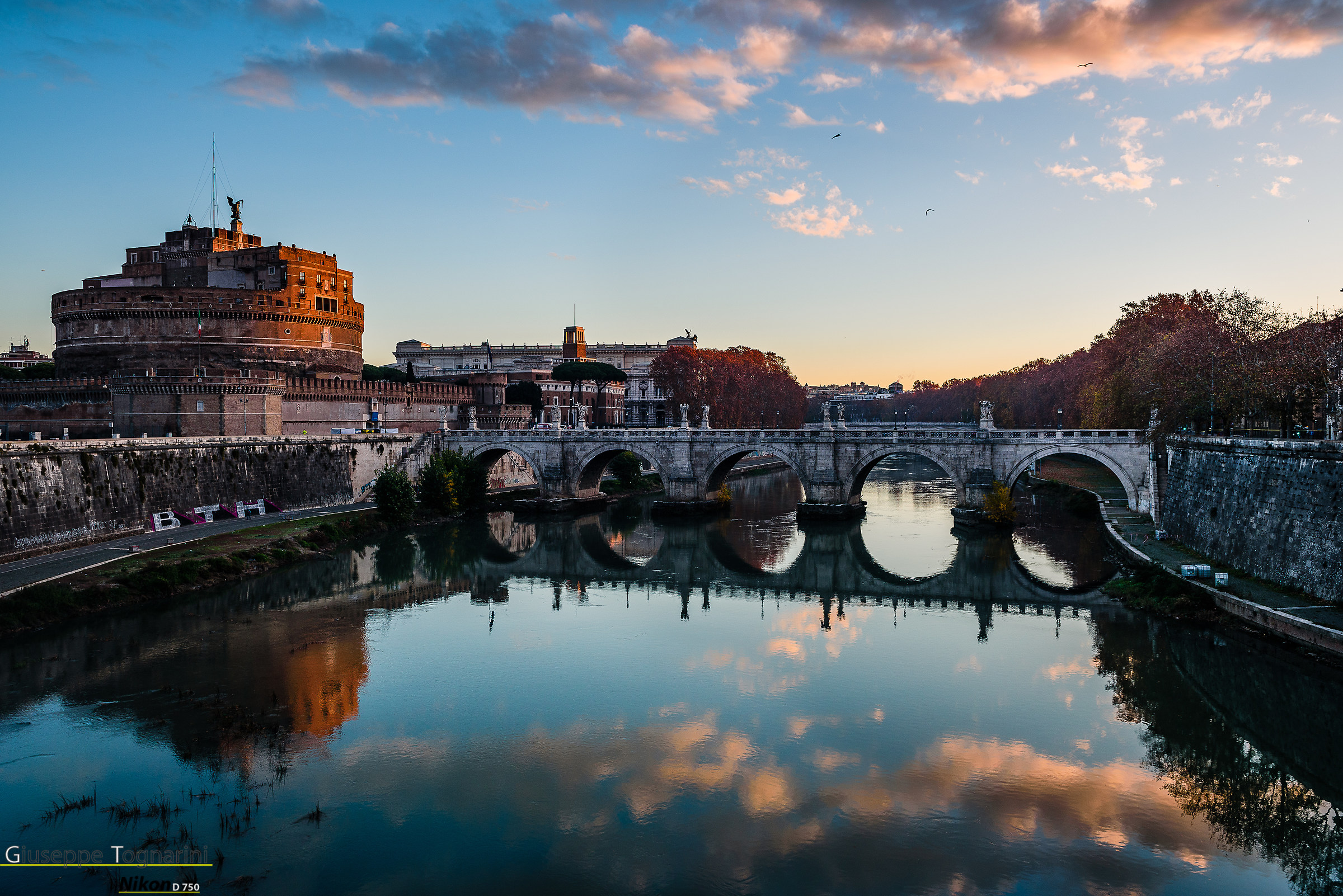 The lights of dawn on Castel Sant'Angelo