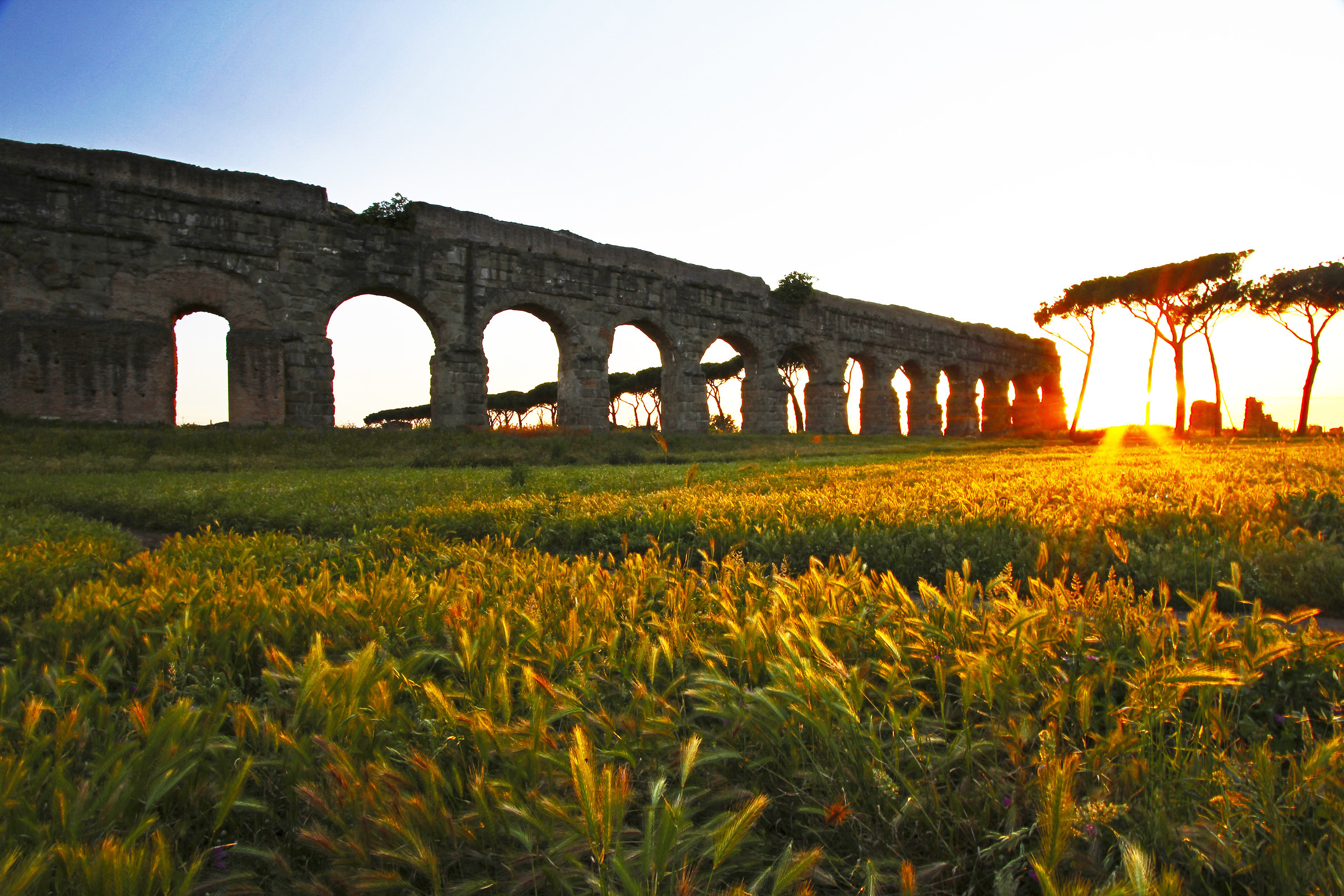 tramonto sull'acquedotto