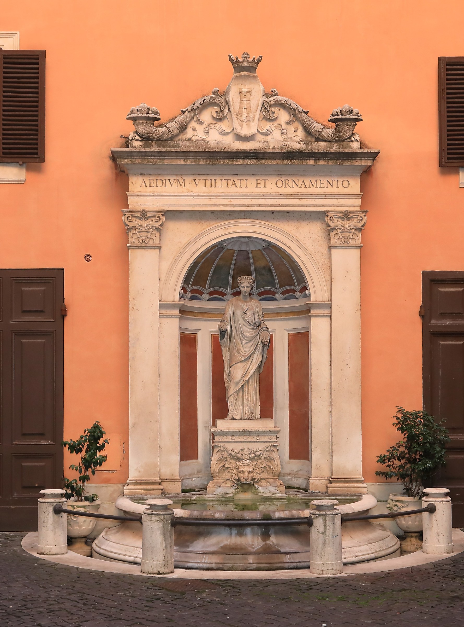 Rome. Private Palace, Piazza Colonna (Via del Corso)