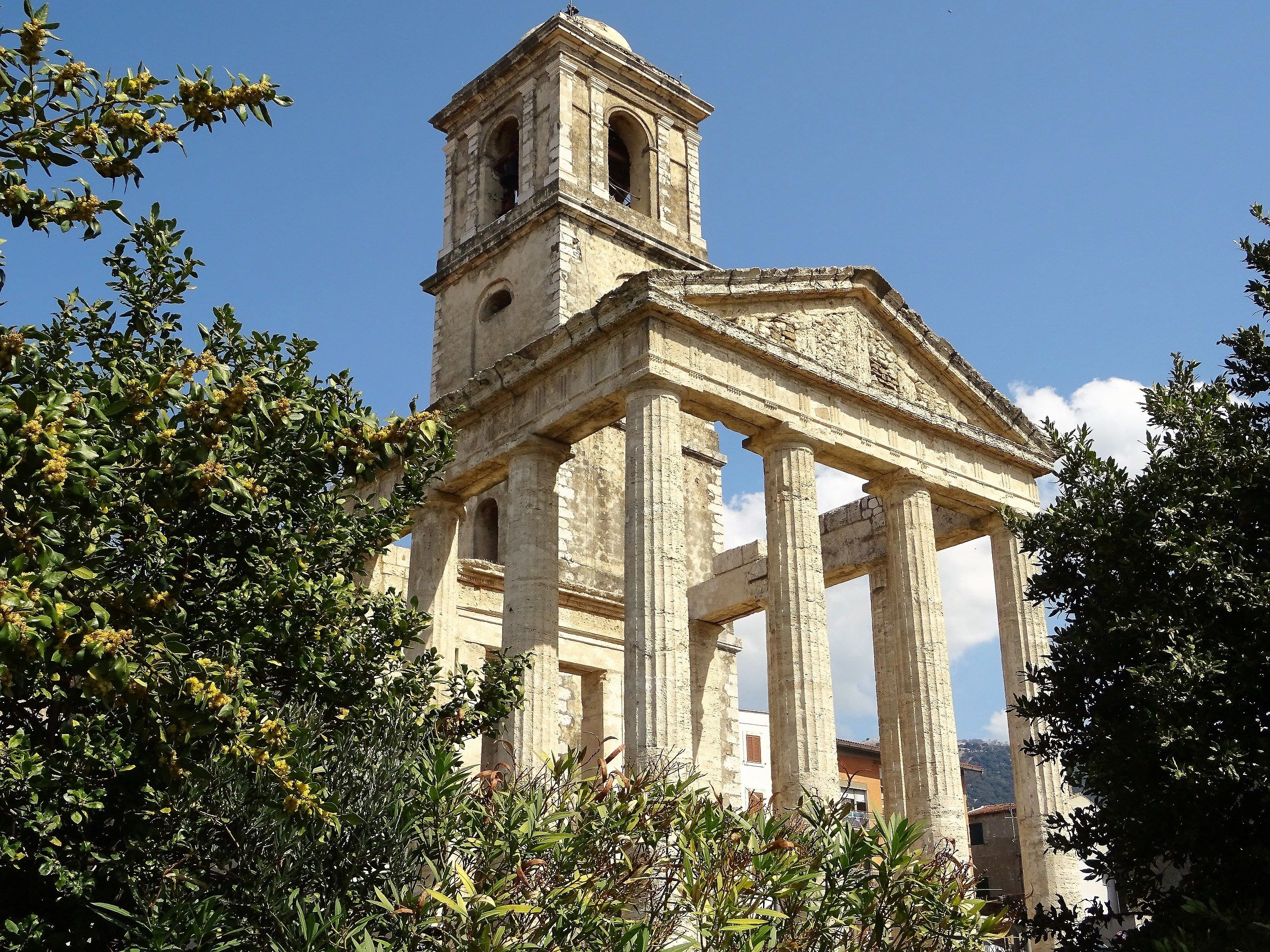 choirs (lt) - temple of hercules