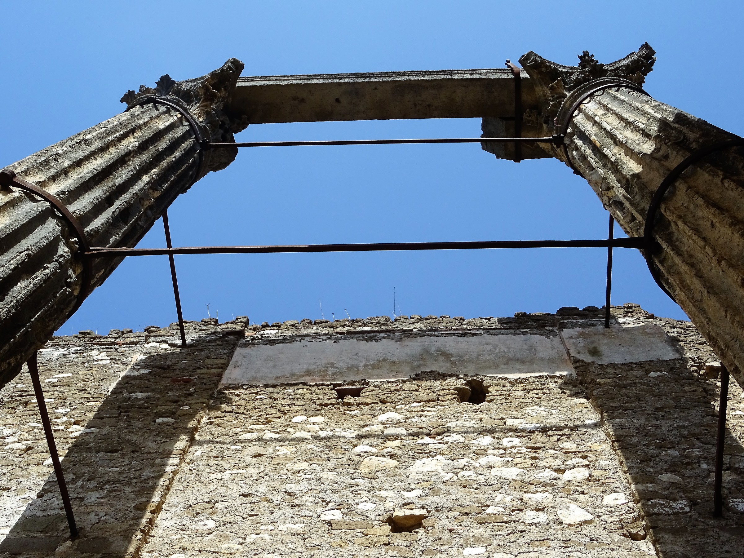 choirs (lt) - temple of the Dioscuri