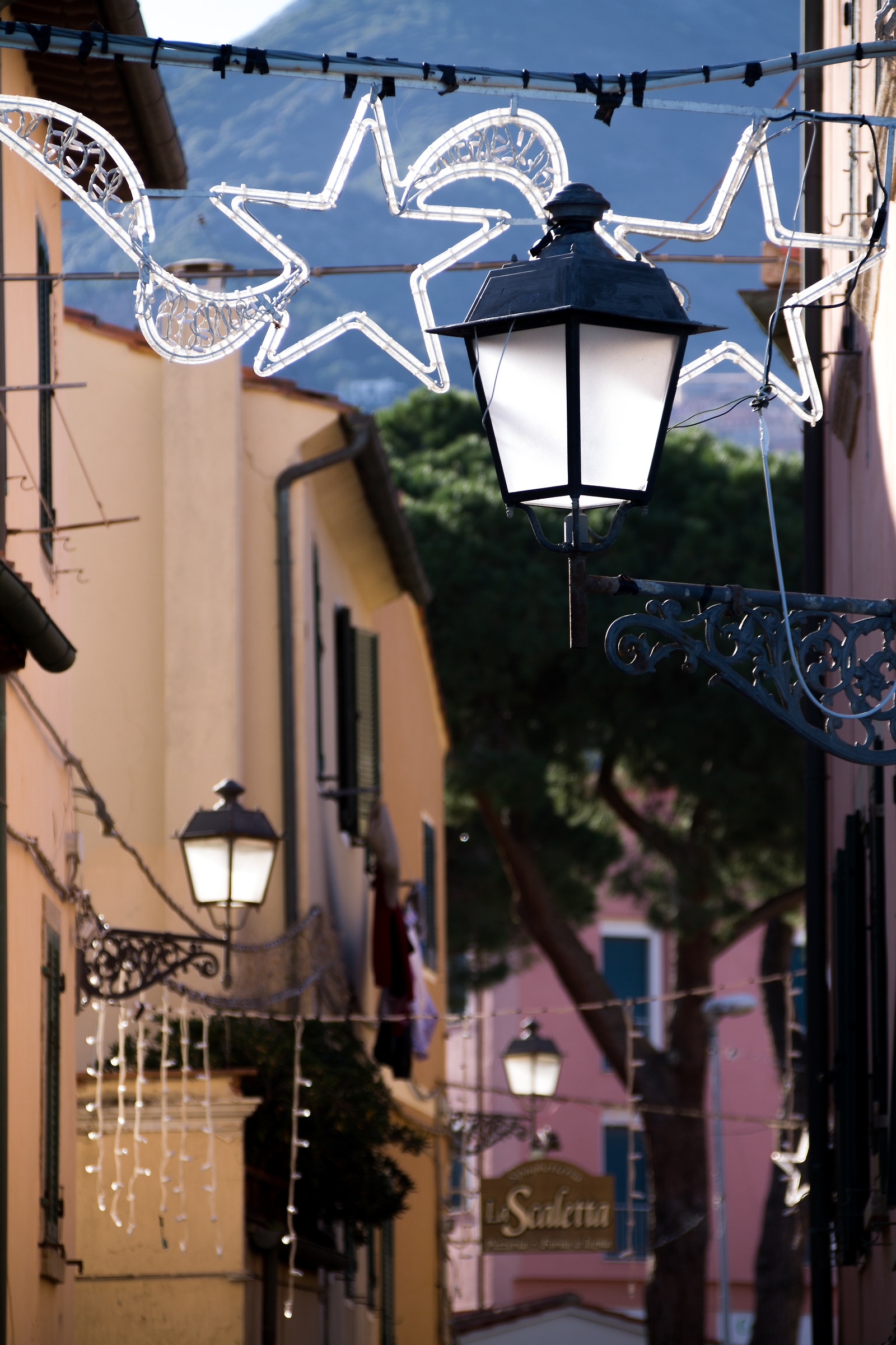 Waiting for the dark ...