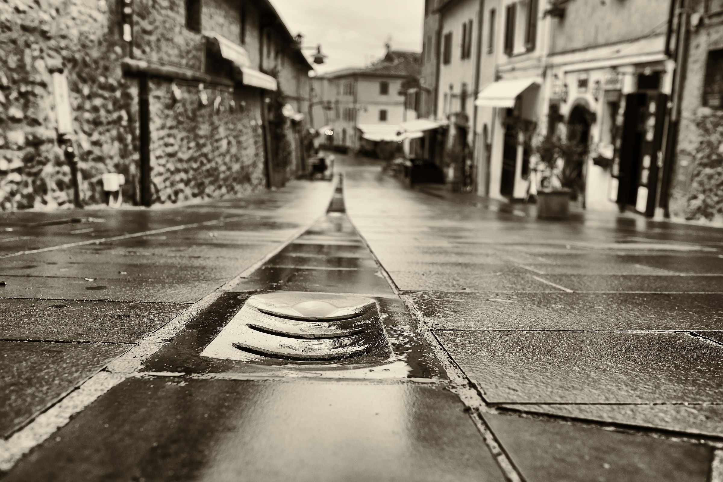 Corso di Castiglione dopo la pioggia