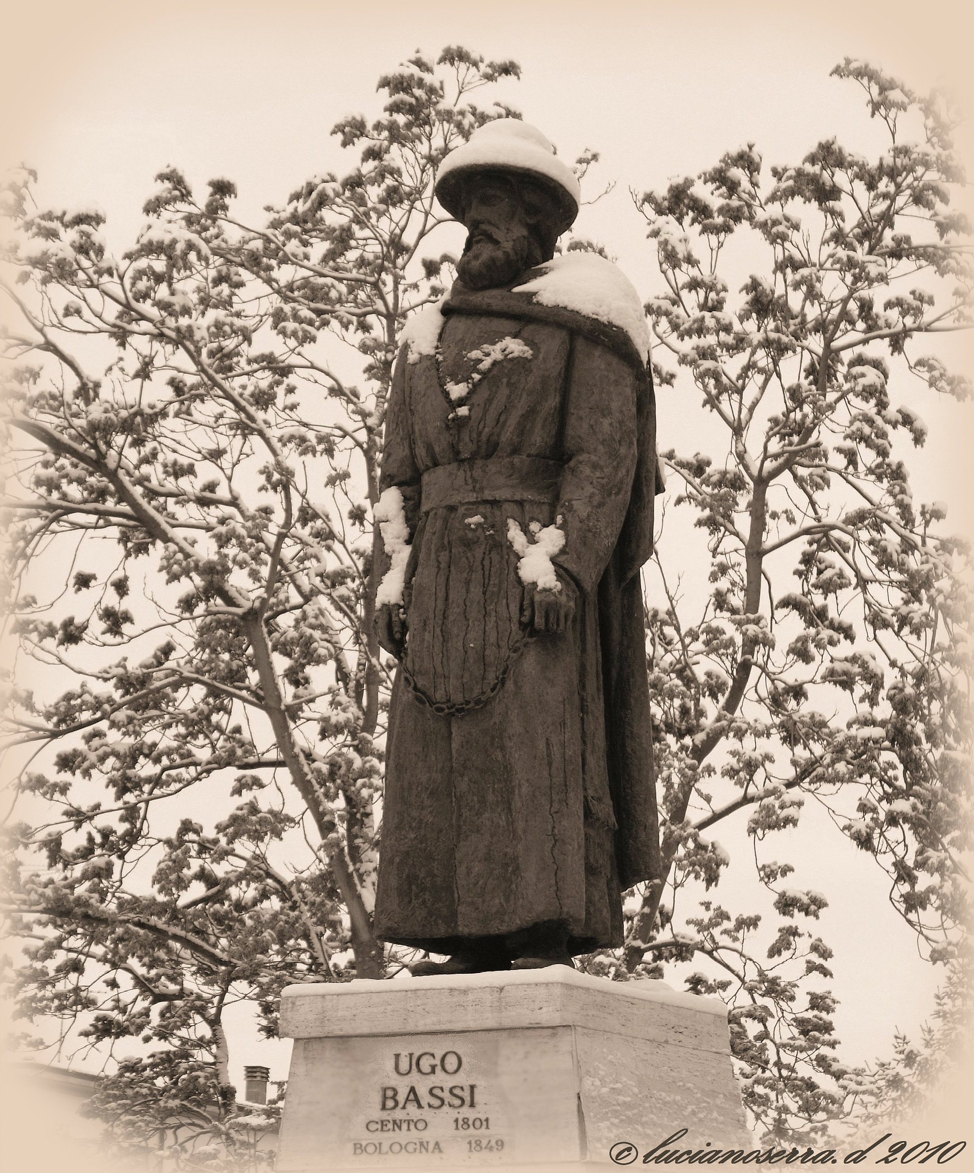 Statue of Ugo Bassi in Cento (fe)