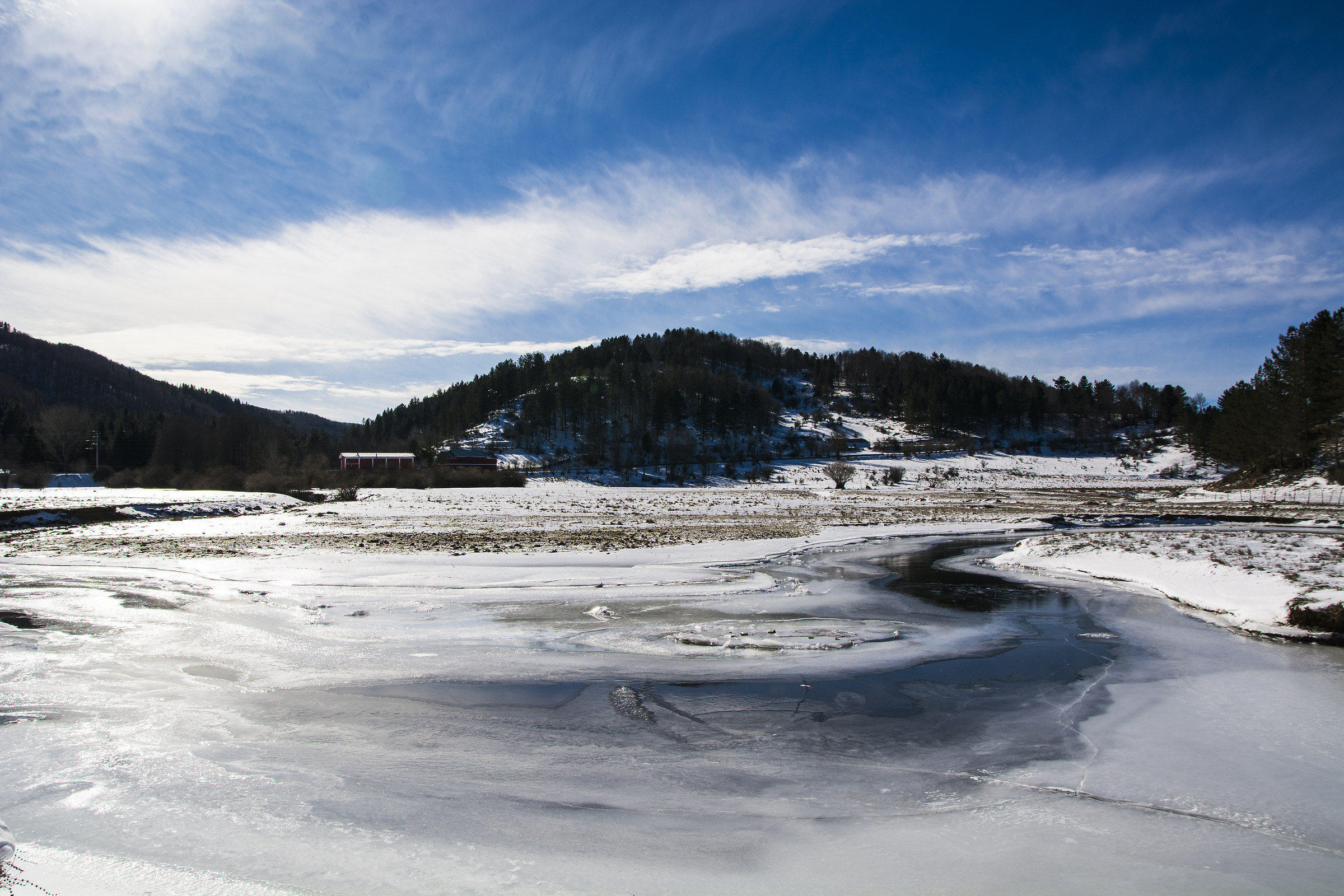 Frozen Ampollino lake