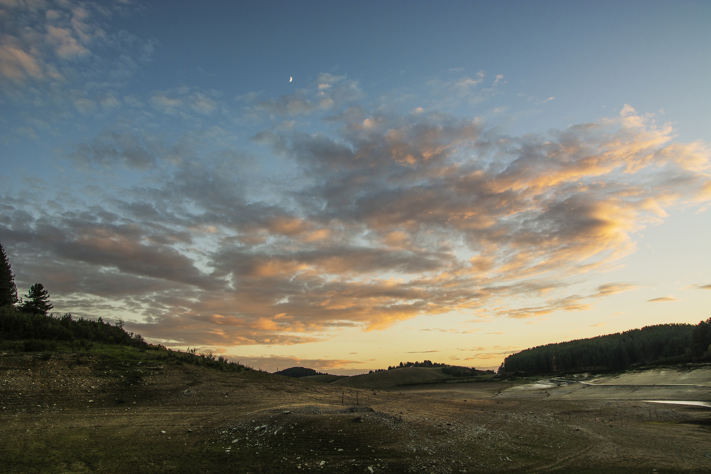 Sunset at the bottom of the Lake Passante (emptied)