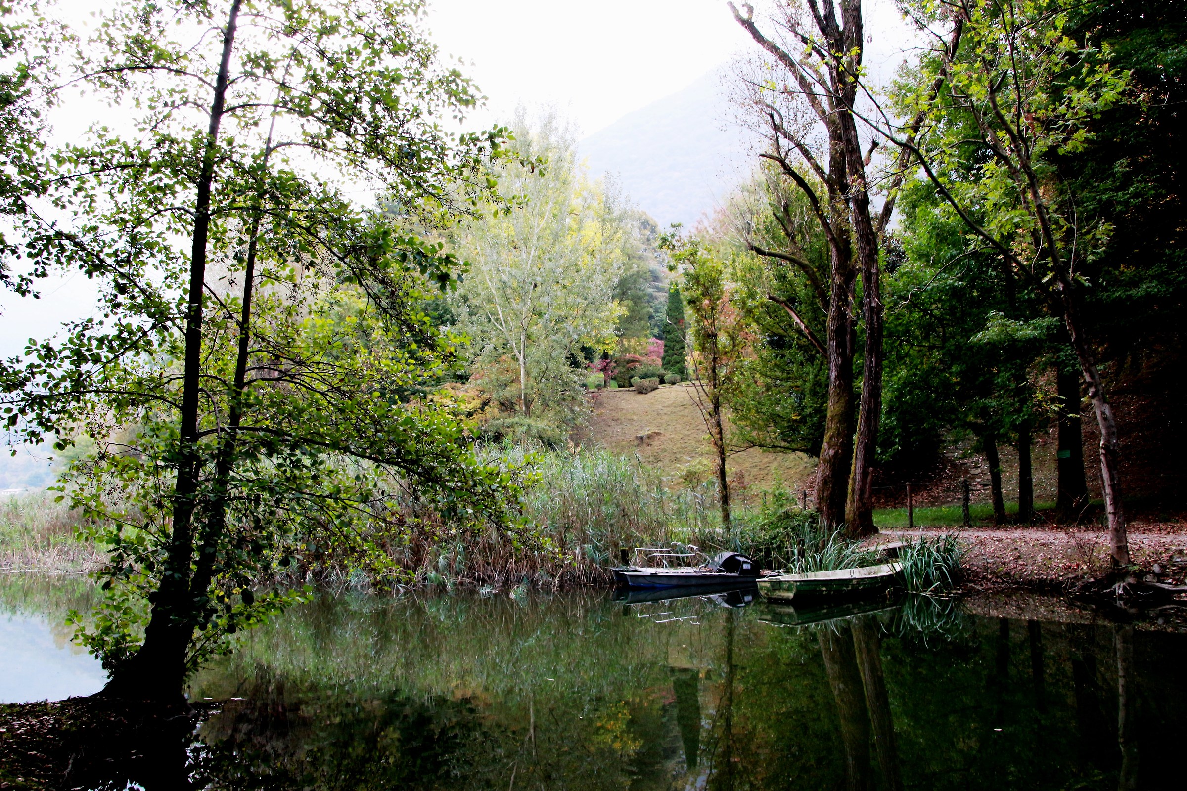 moored boats (Endine)