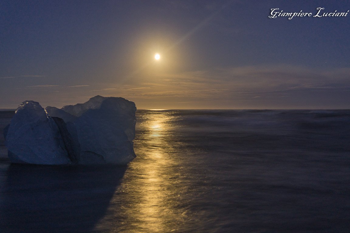 blue hour at diamond beach