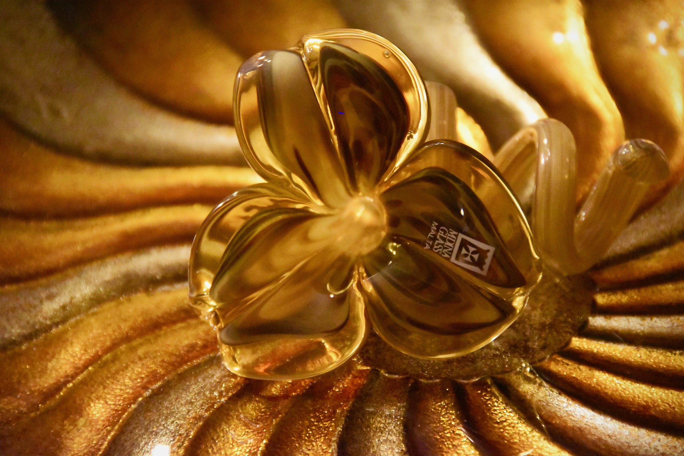 fiore in vetro da Malta