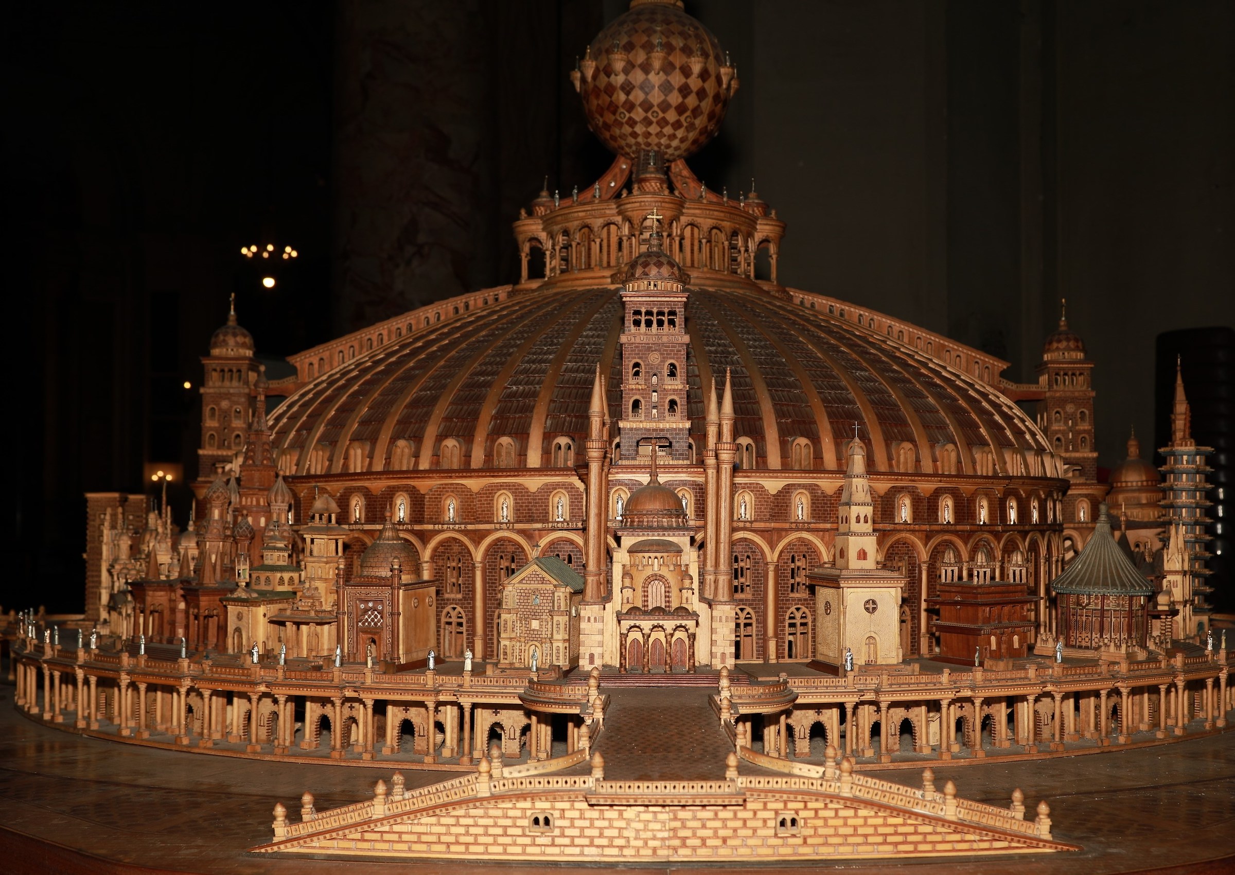 RM S.Ignazio Miniature in wood, demplio of Cristo RE