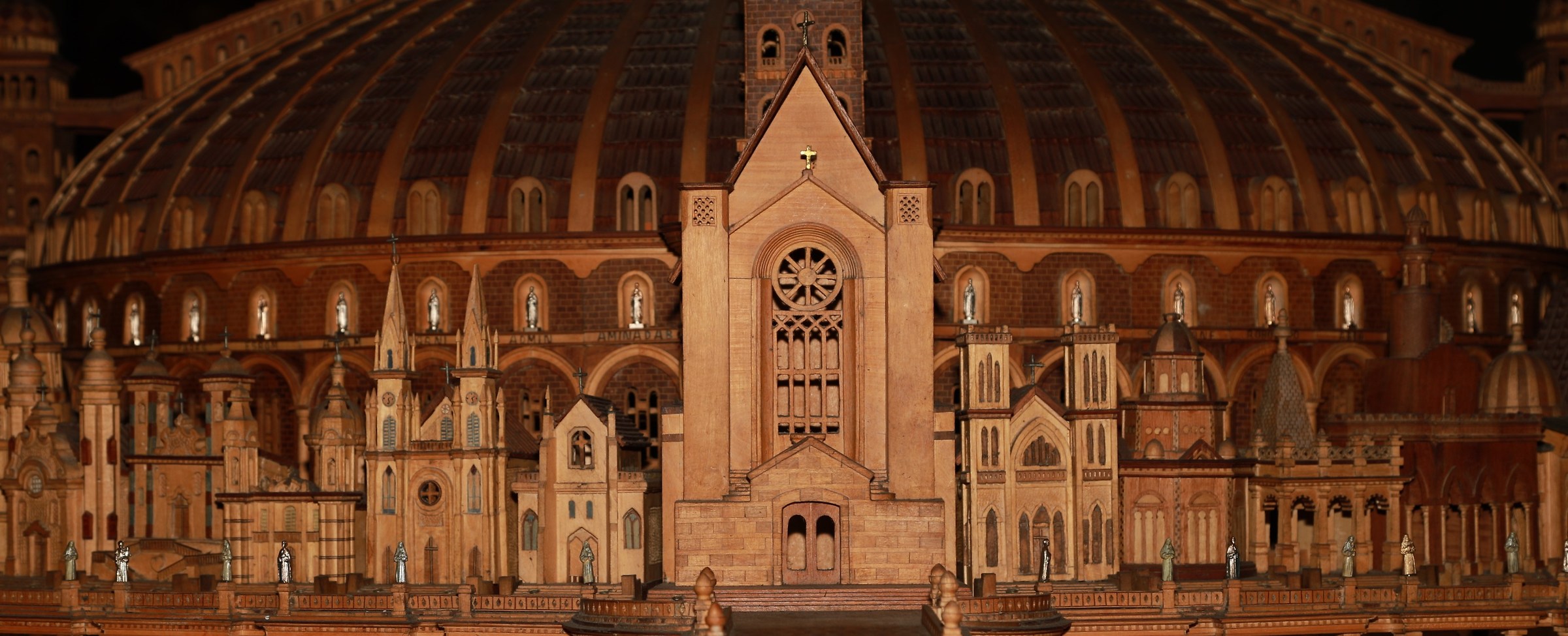 RM S.Ignazio Miniatura in legno Templio del Cristo RE