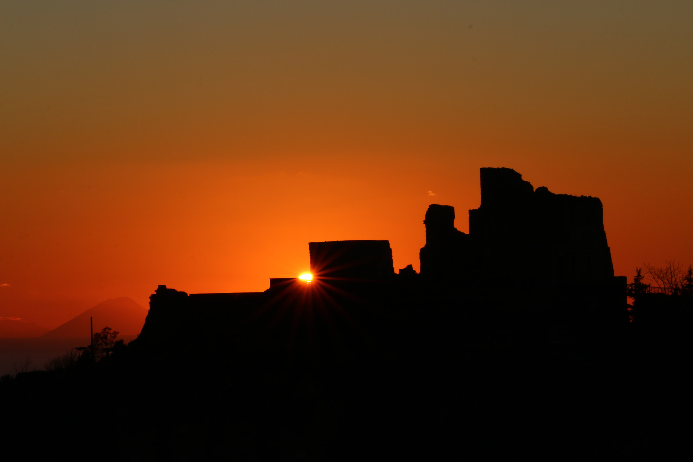Tramonto Fiumefreddo Bruzio Castello e Isole Eolie