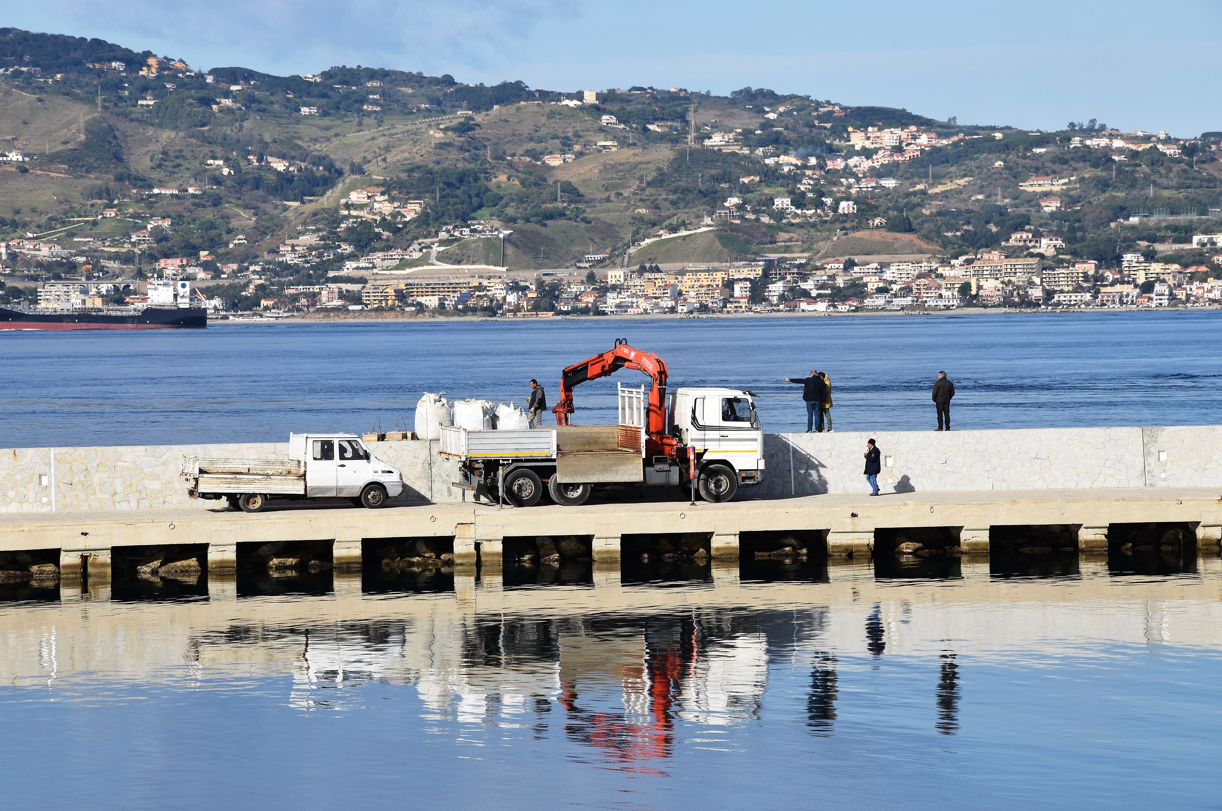 Building a port. Sicily one step away