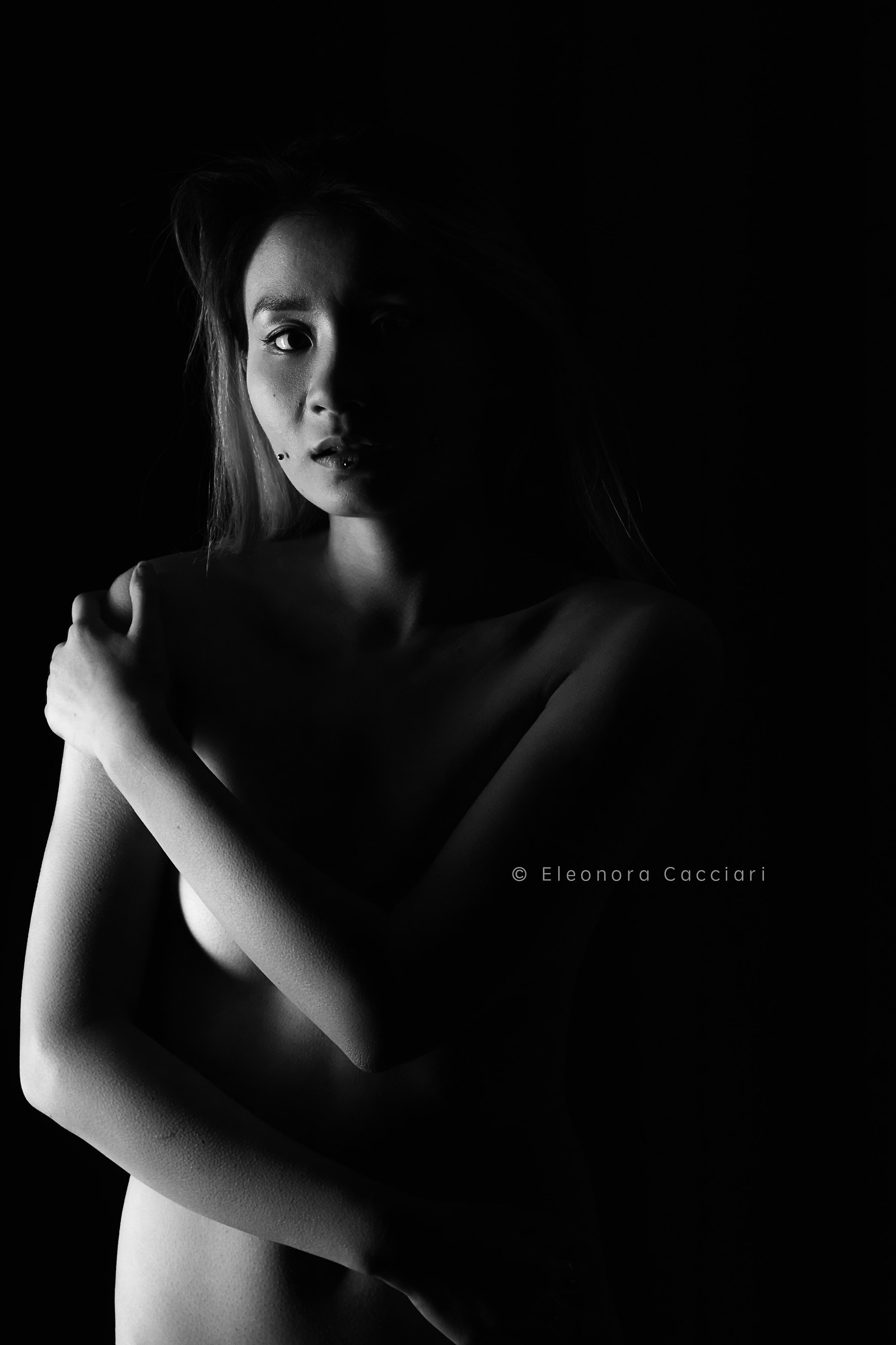 Ouming black and white