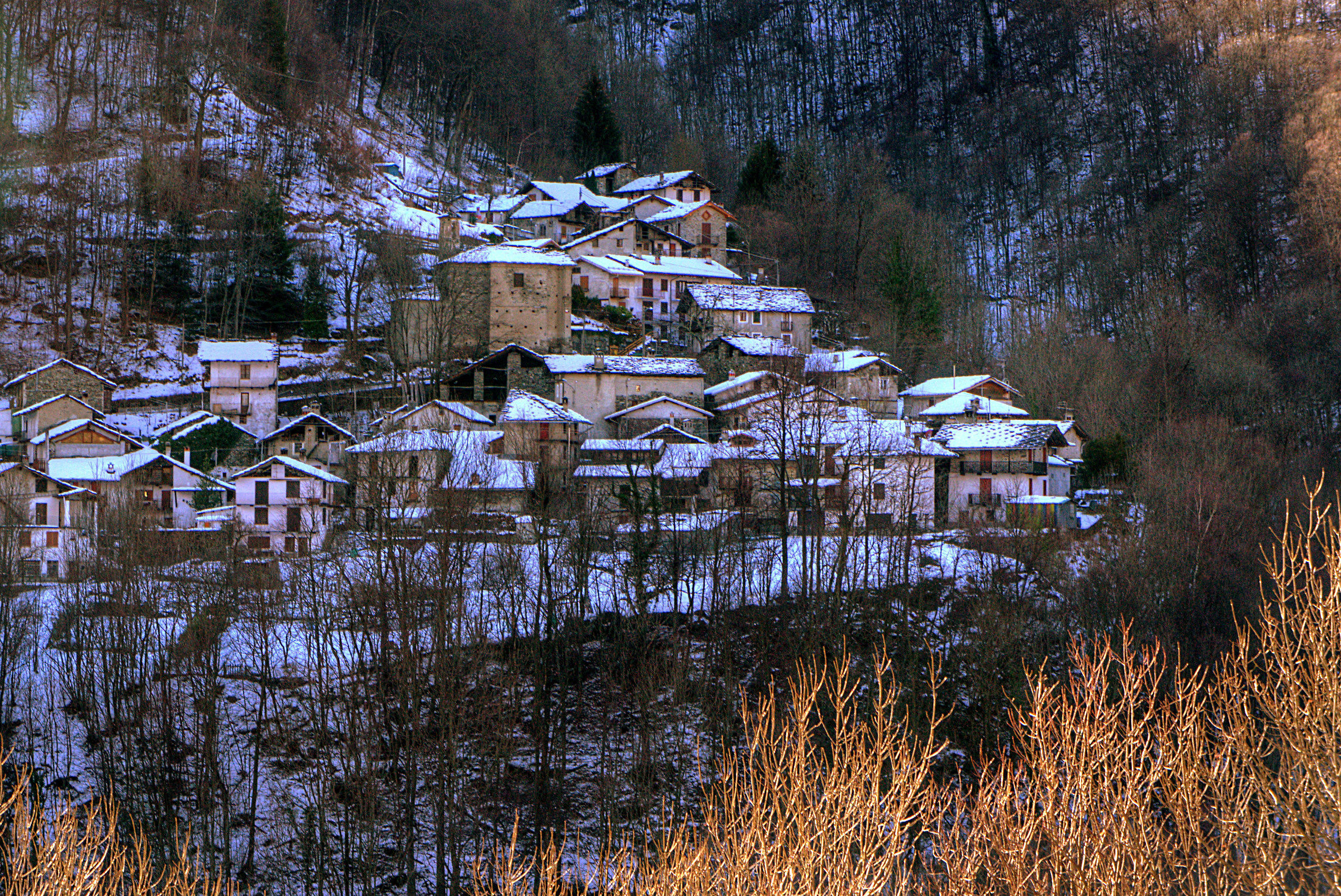 borgo innevato
