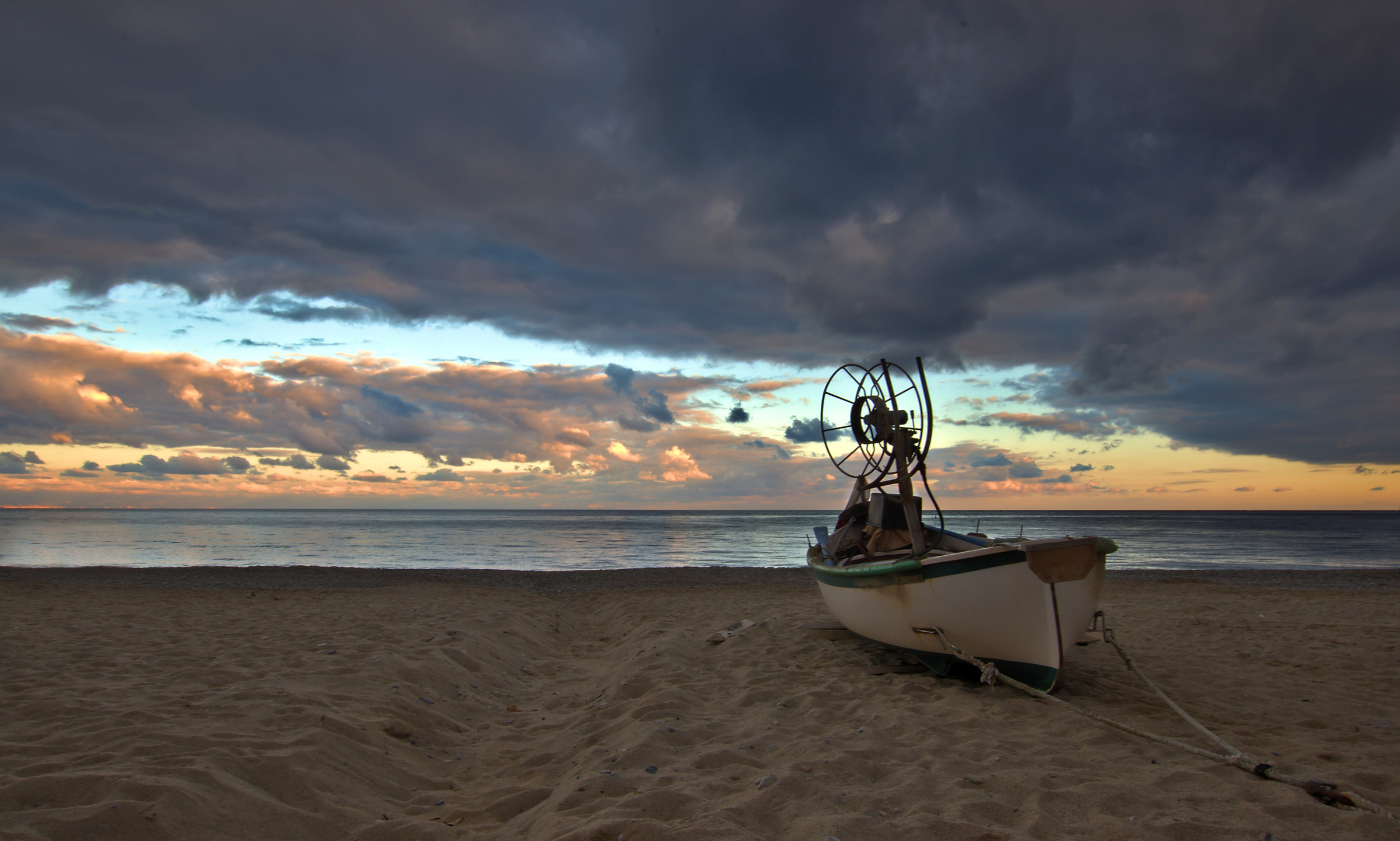 Barchetta al tramonto