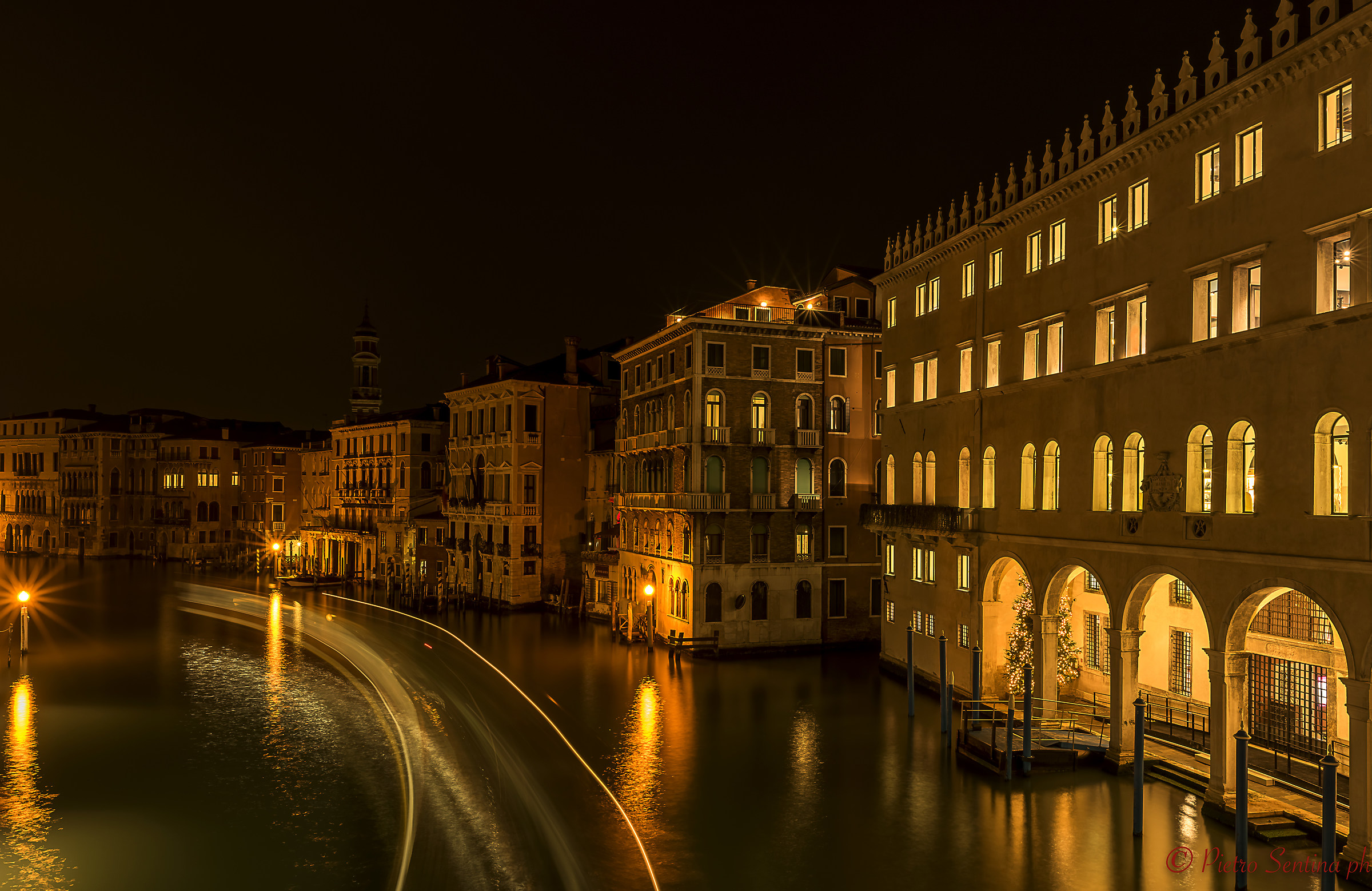 Addobbi sul Canal Grande...