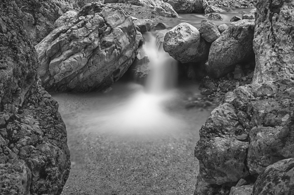 Waterfall between the rocks BW