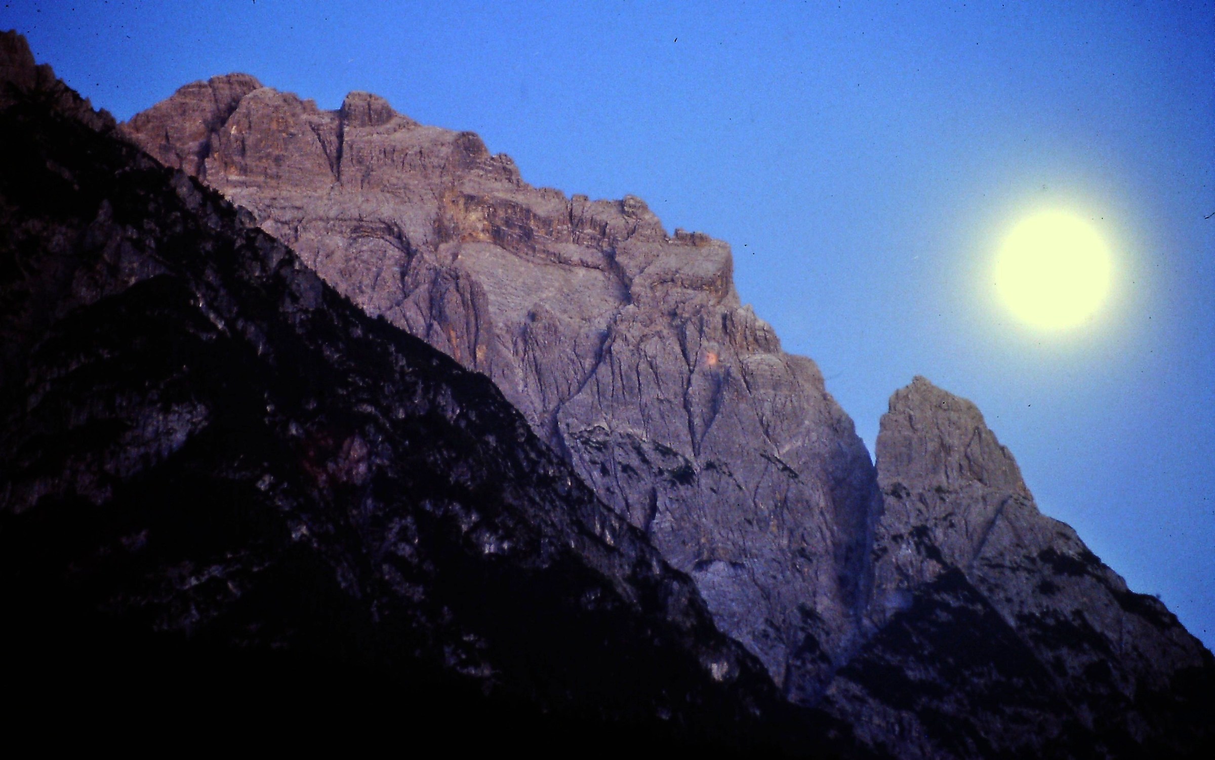 1271 - la luna ed il monte