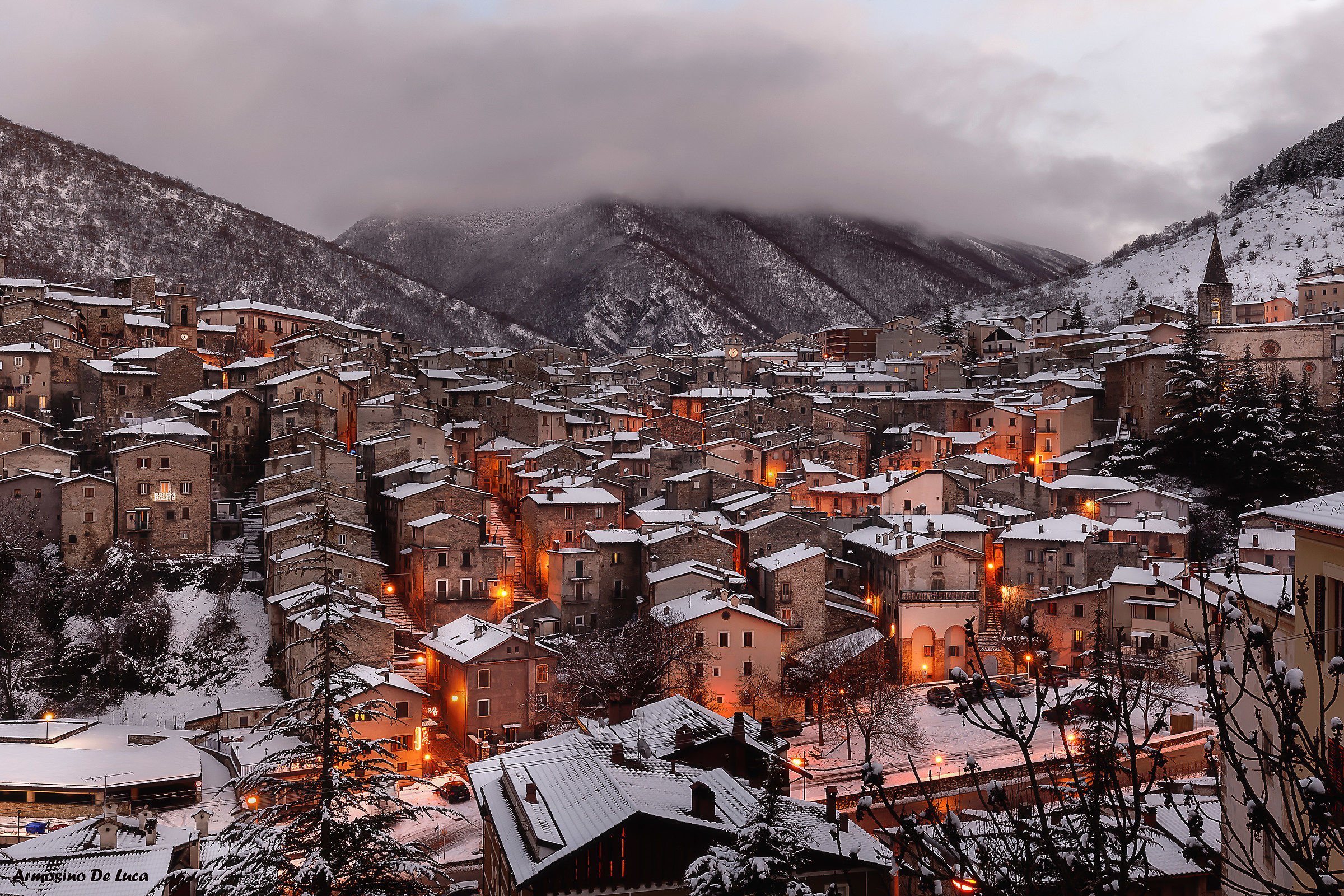 Si accendono le luci su Scanno. Buon anno a tutti Voi!!
