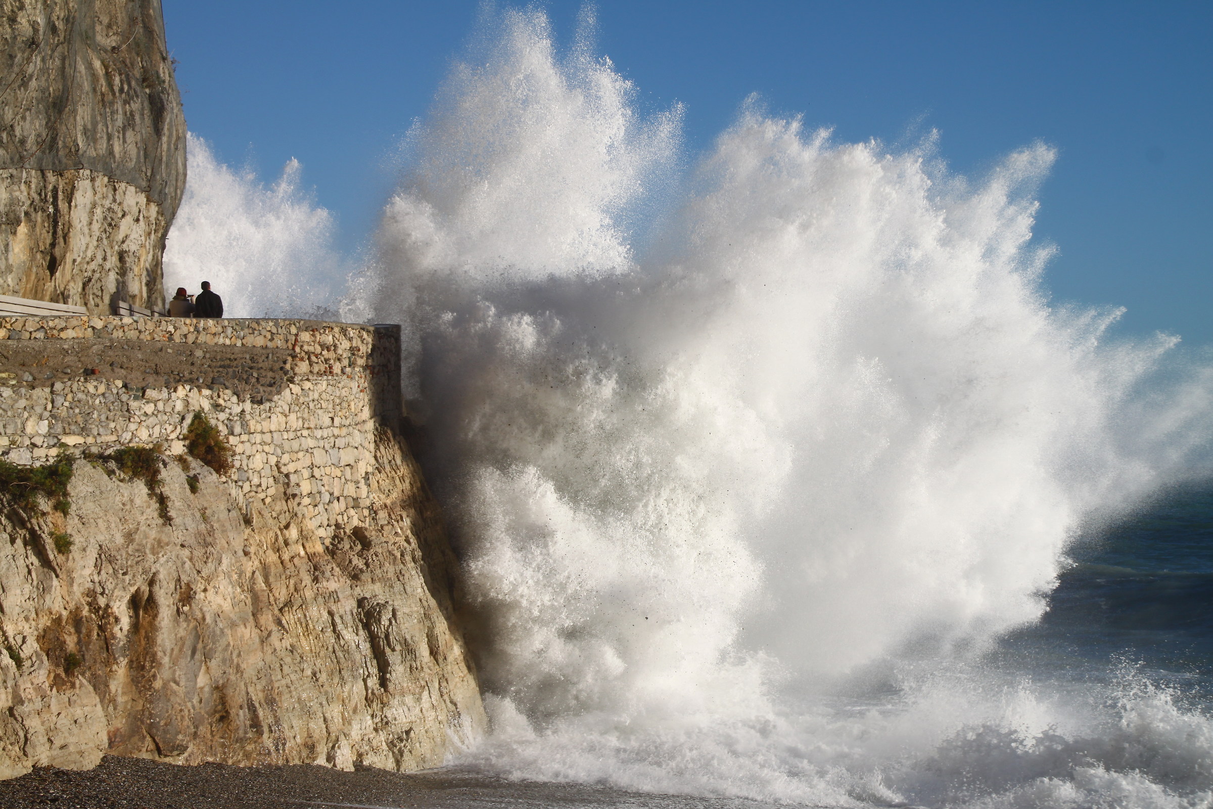 Finale Ligure: sea storm at the Caprazoppa promontory