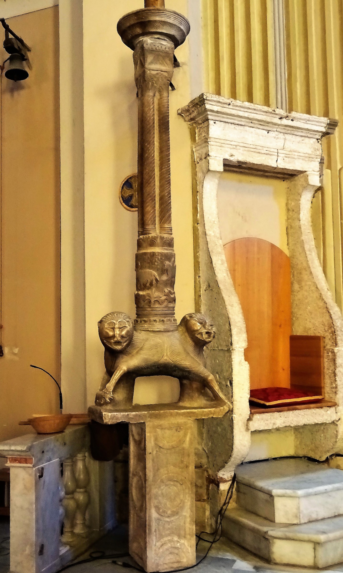 cori (lt) - church of s. maria della pietà - candlest...