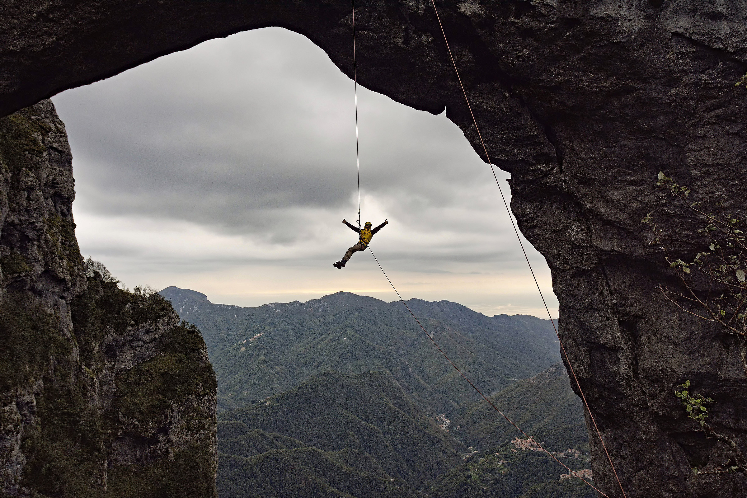Altalena nell'arco di 32 mt del Forato