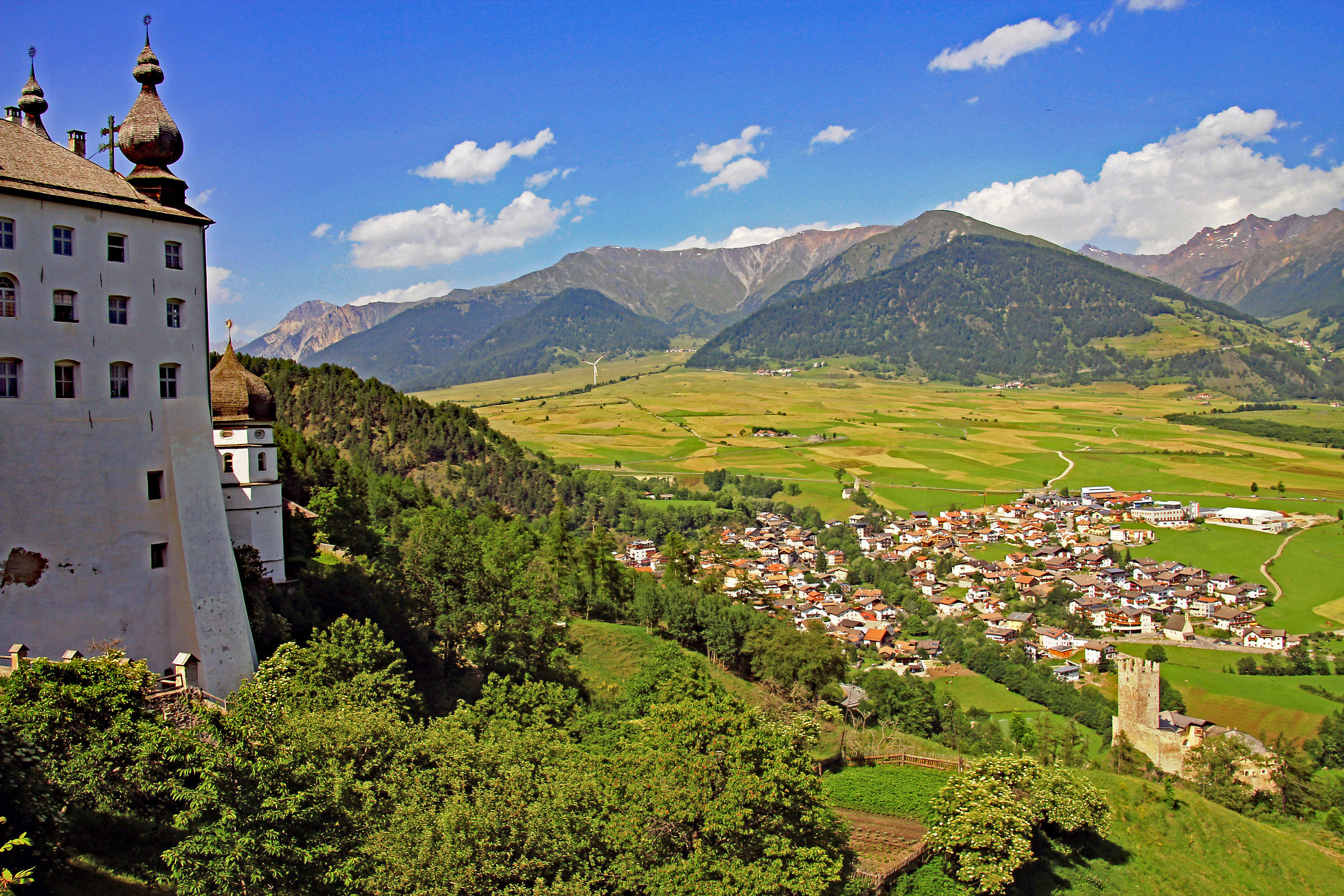 Val Venosta: Panorama dall'Abbazia di Monte Maria