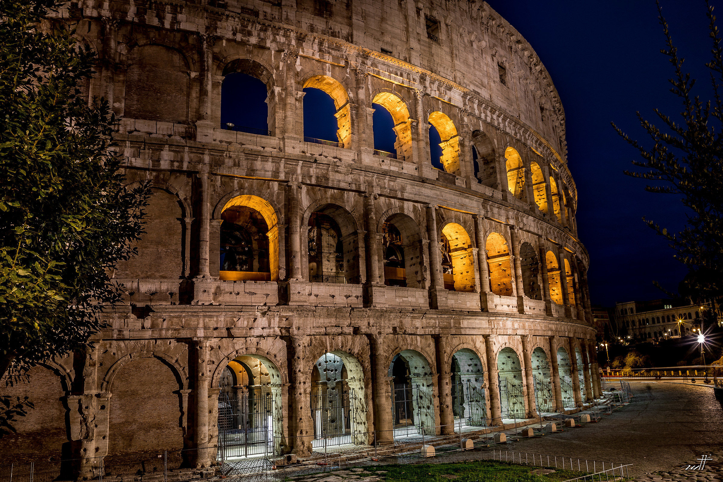 Colosseo in the night