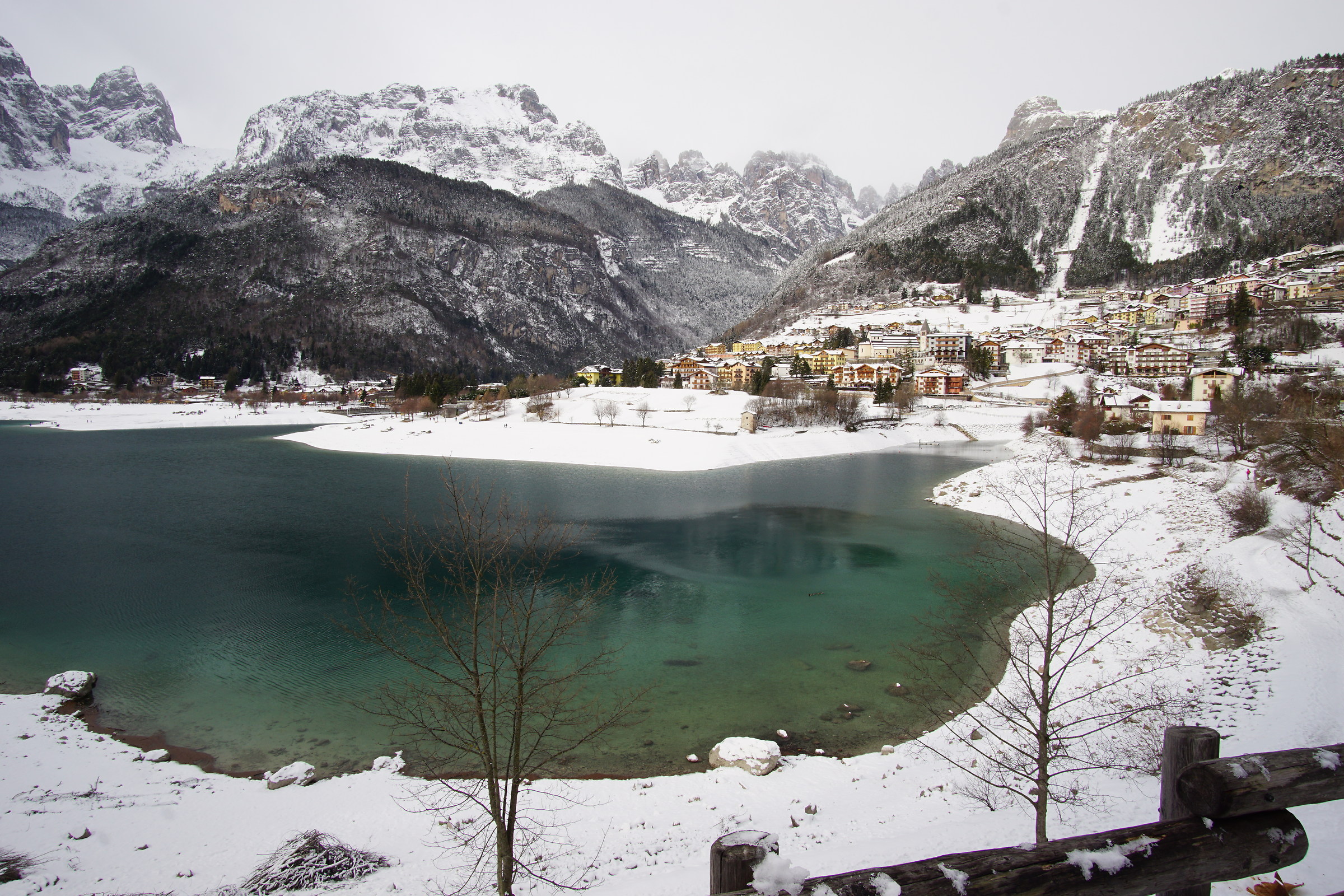 Molveno under the grip of Frost.