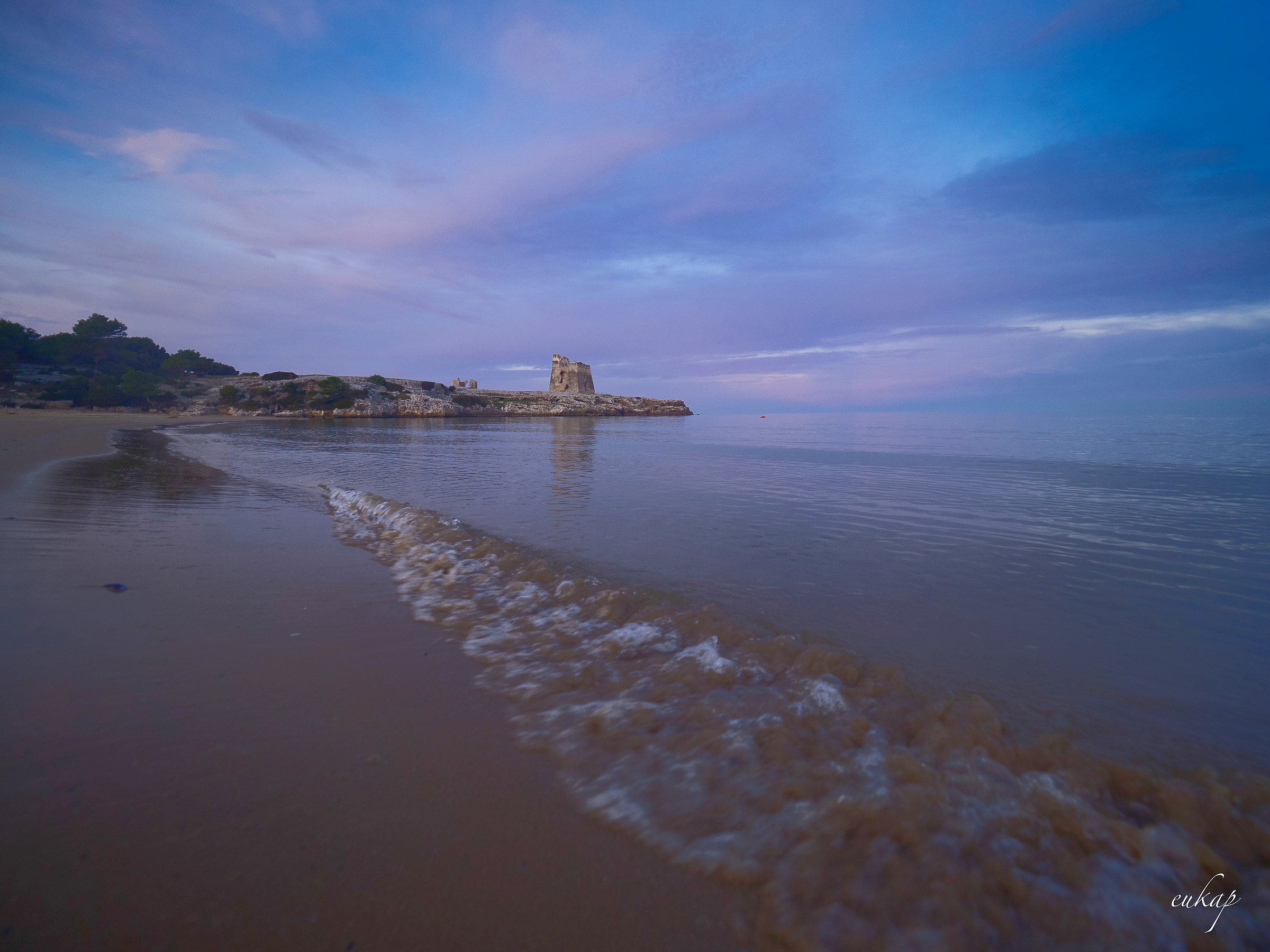 The caress of the wave