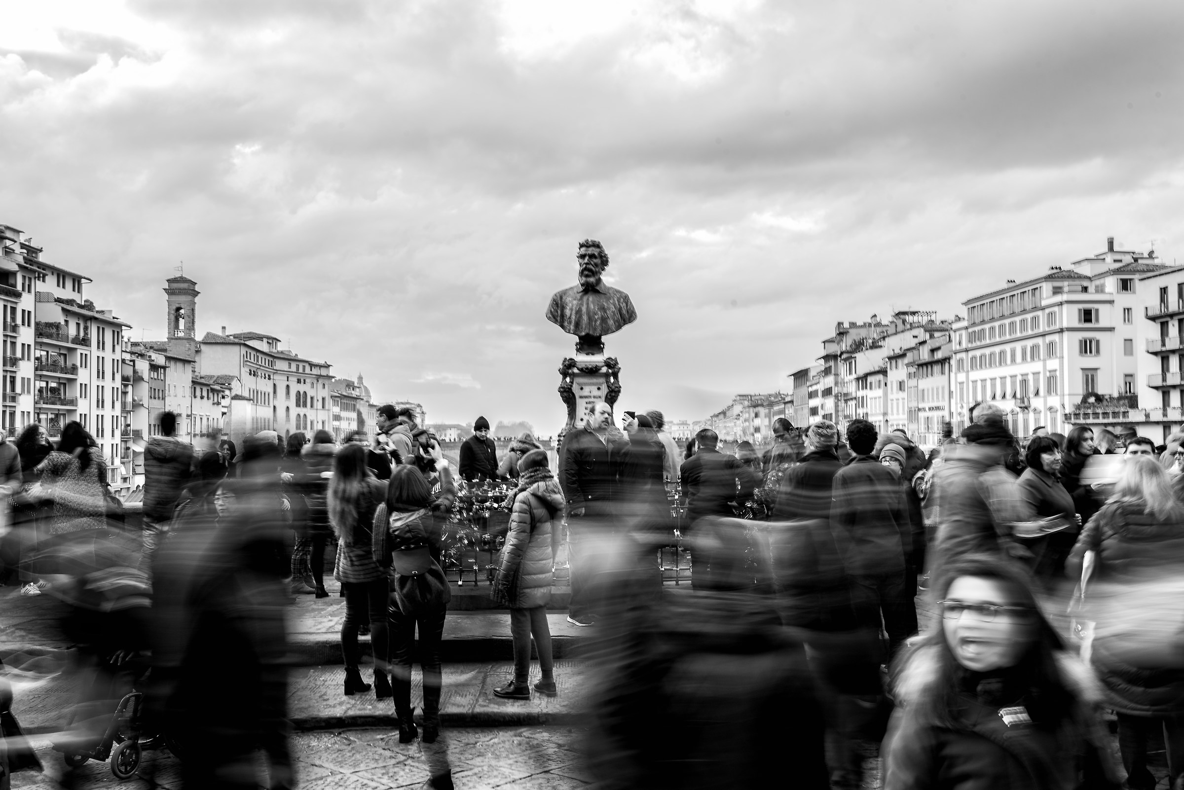 Ponte Vecchio - bust of Benvenuto Cellini