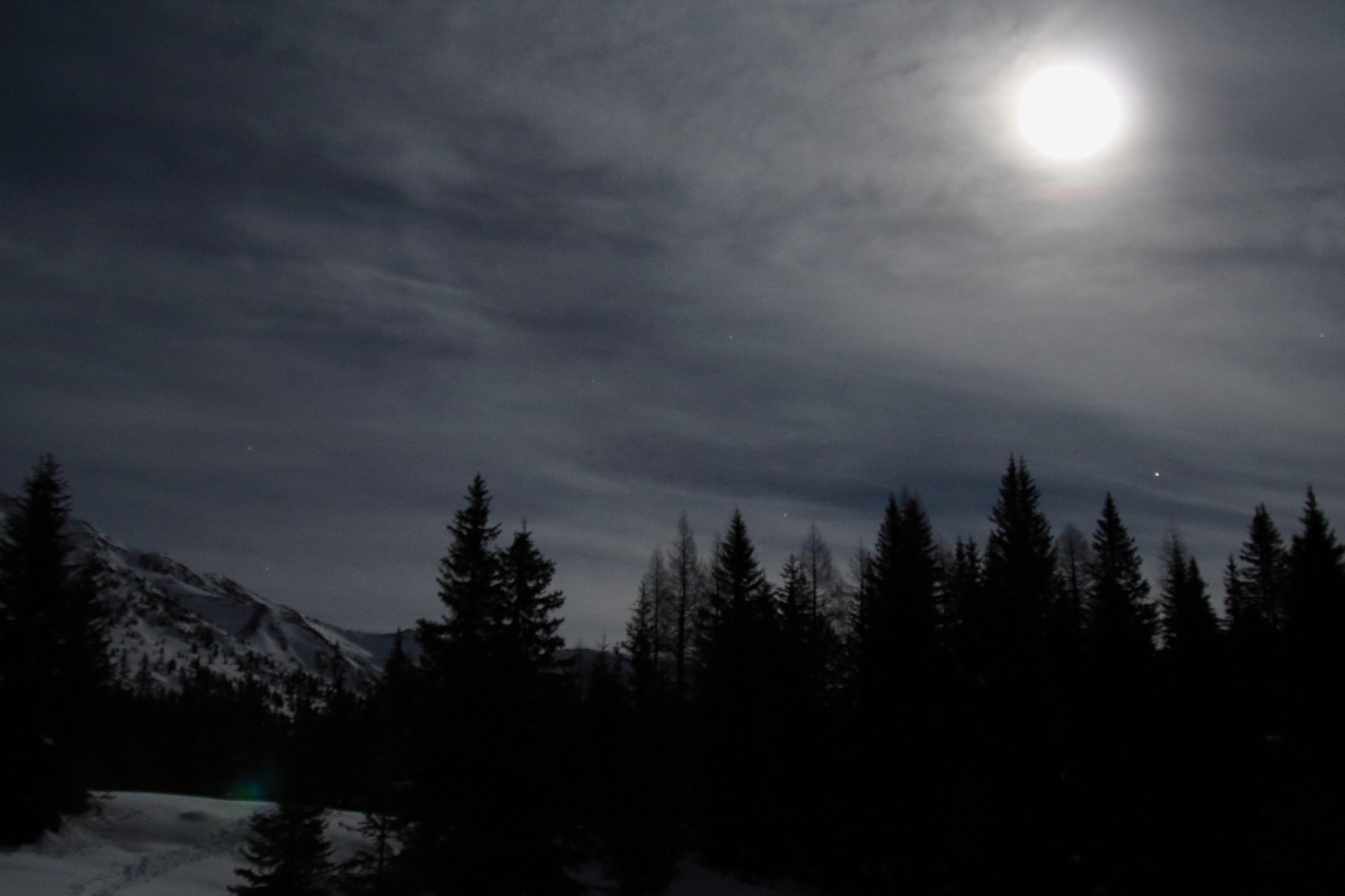 Alpe Nemes with the full moon