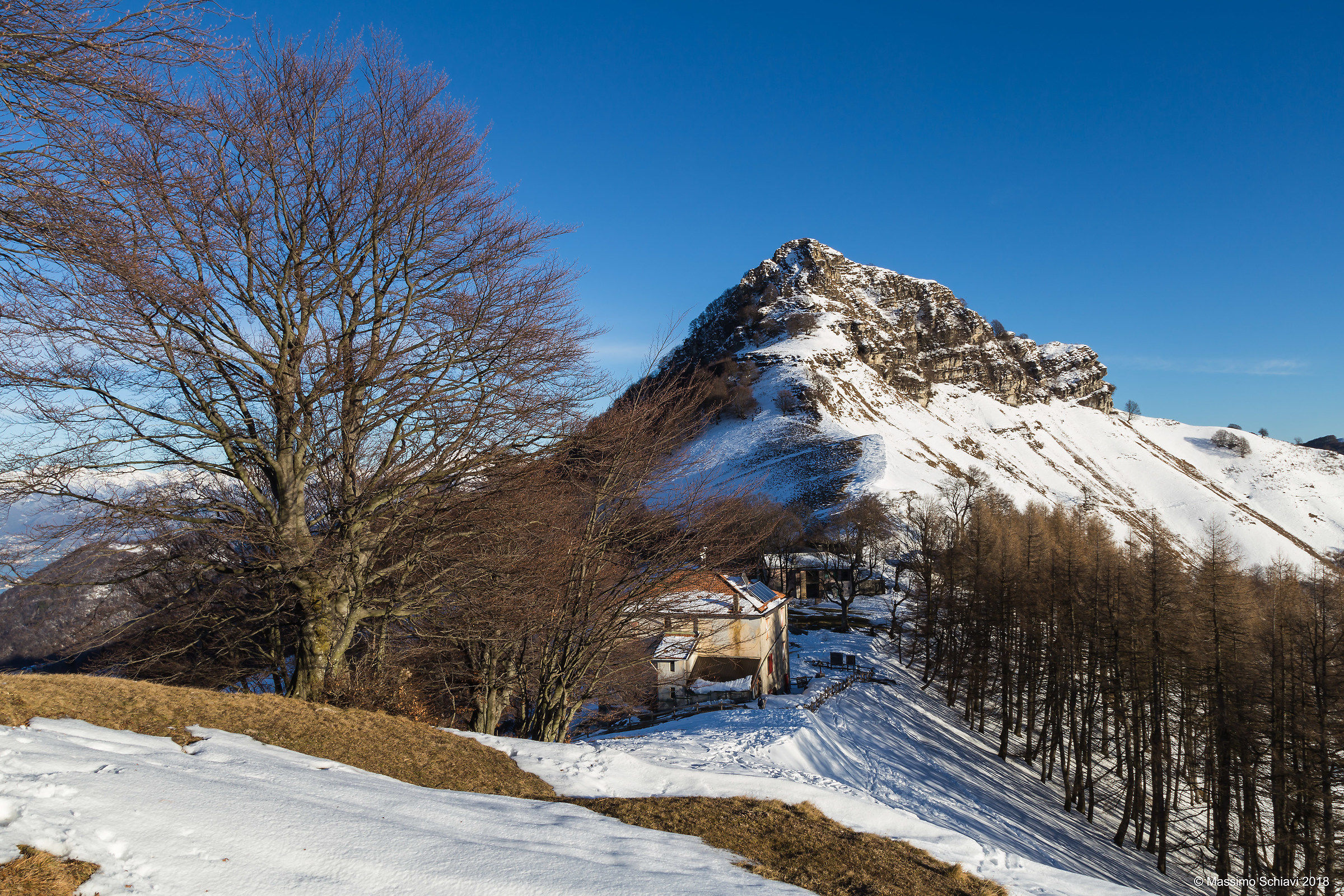 Il Sasso Gordona dal Rifugio Prabello.