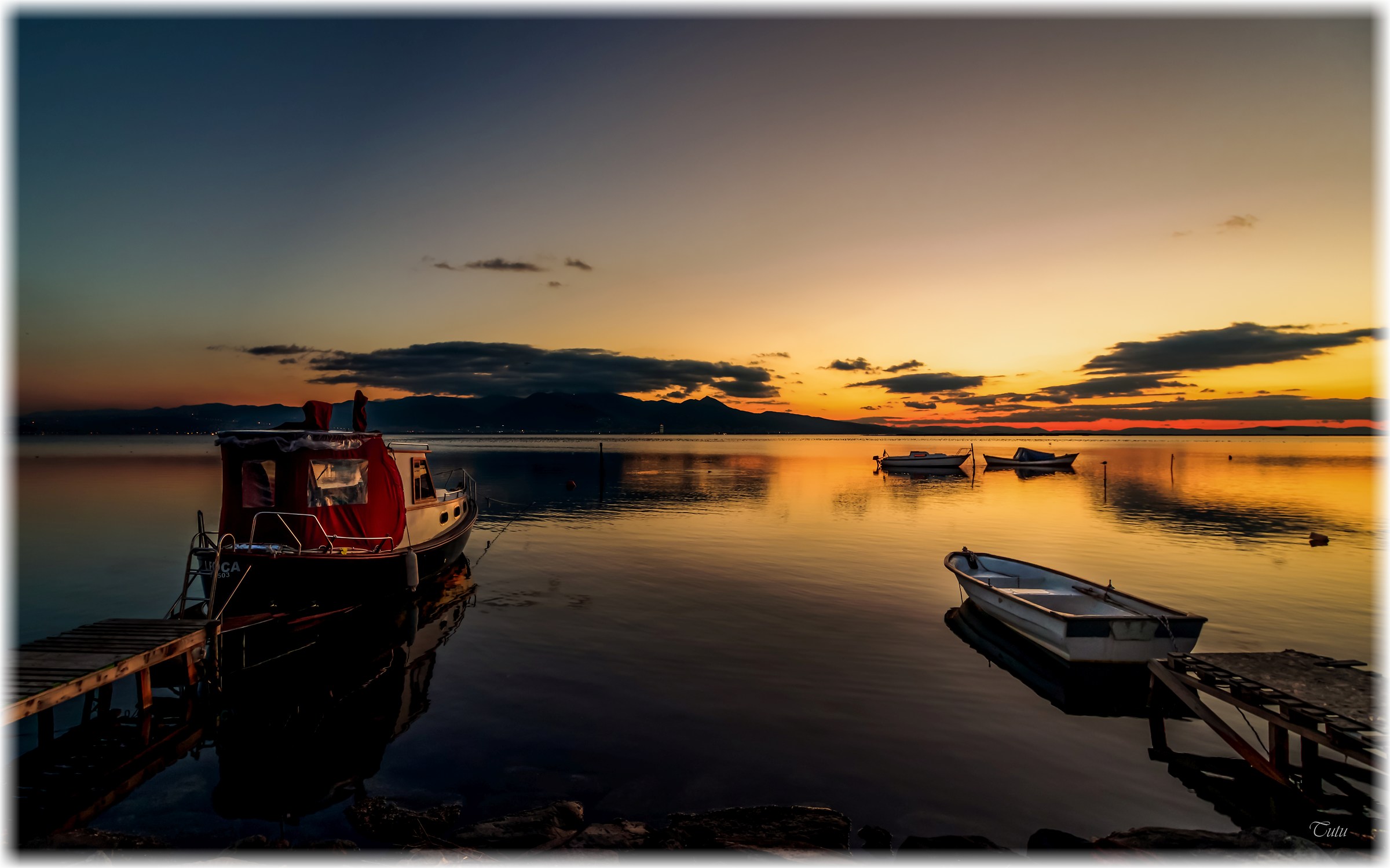 The Warm Color of the Word "Adieus"