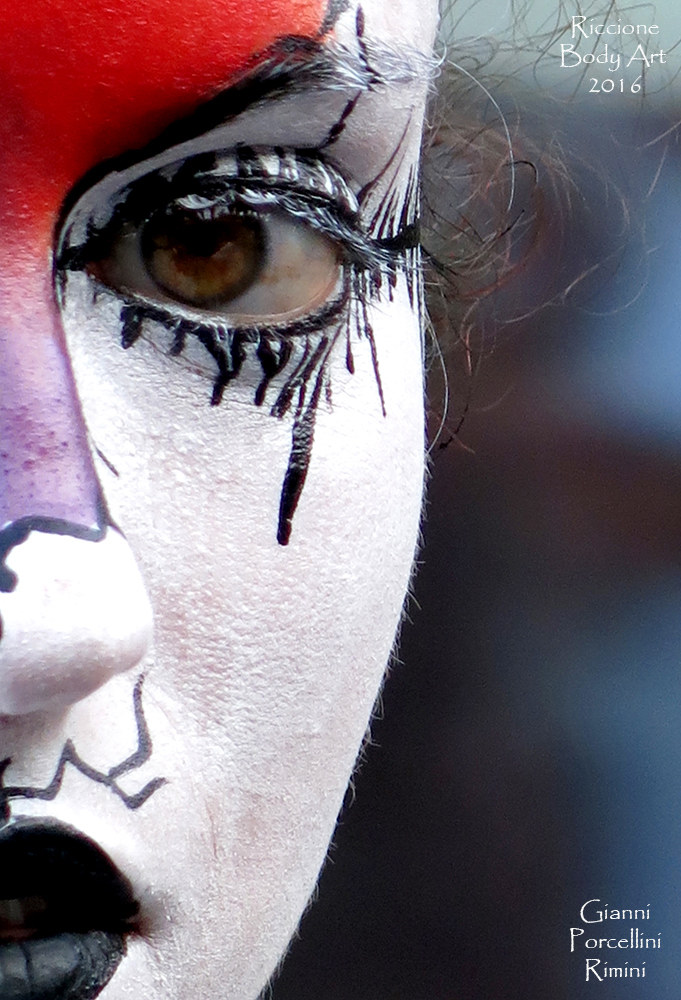 Body painting a Riccione.