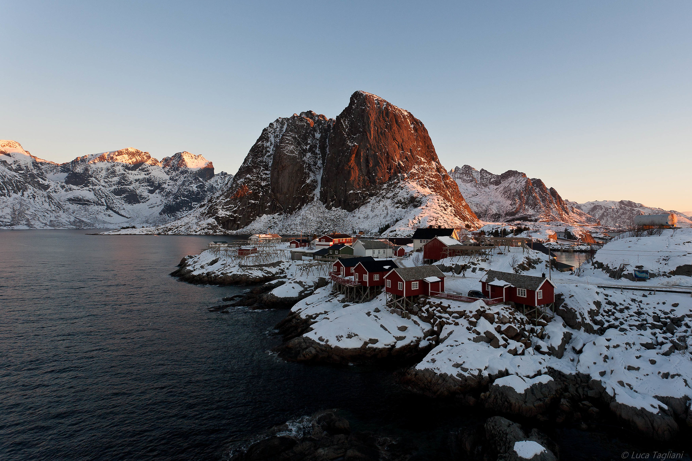 Hamnoy wakes up
