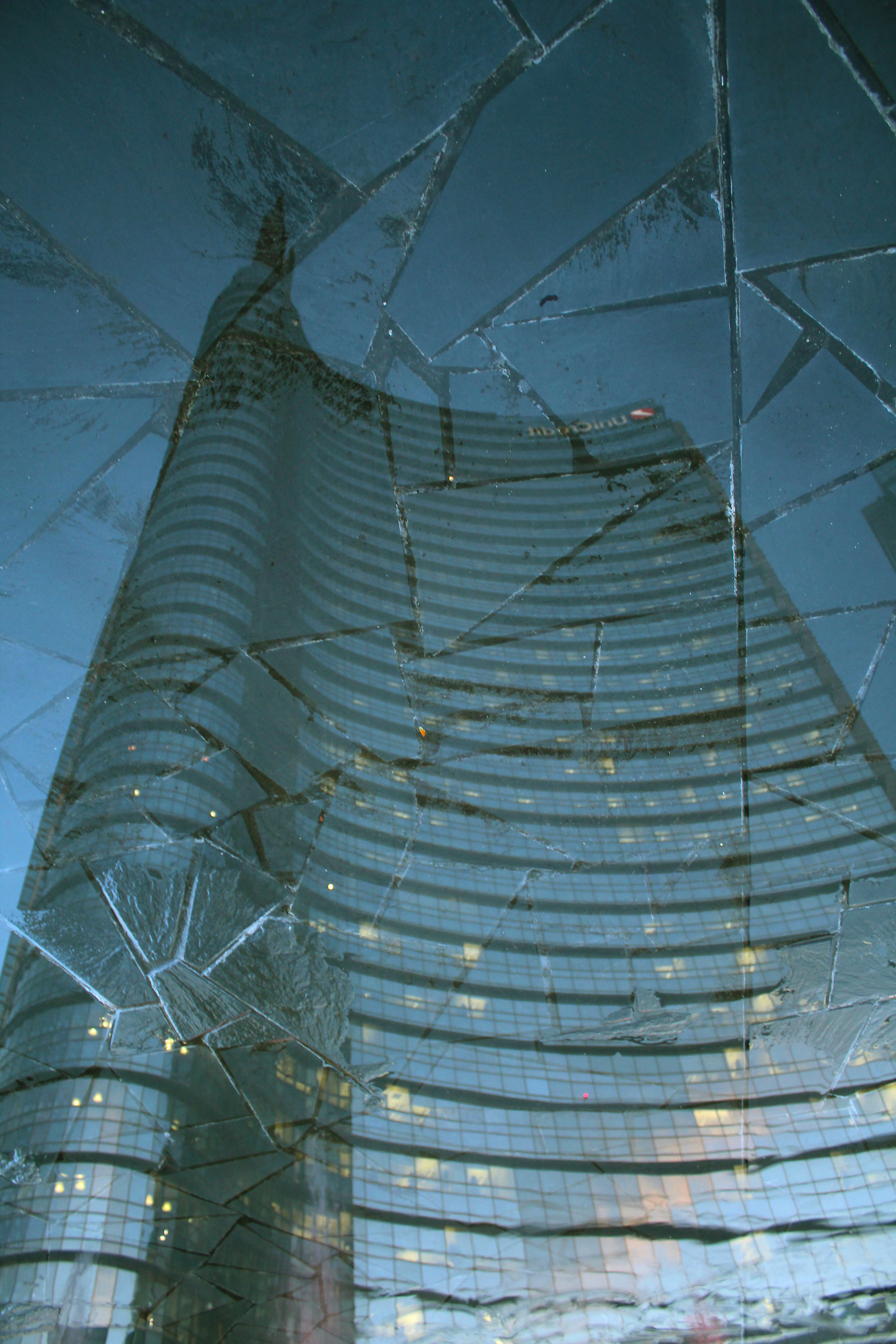 L'UniCredit va in pezzi