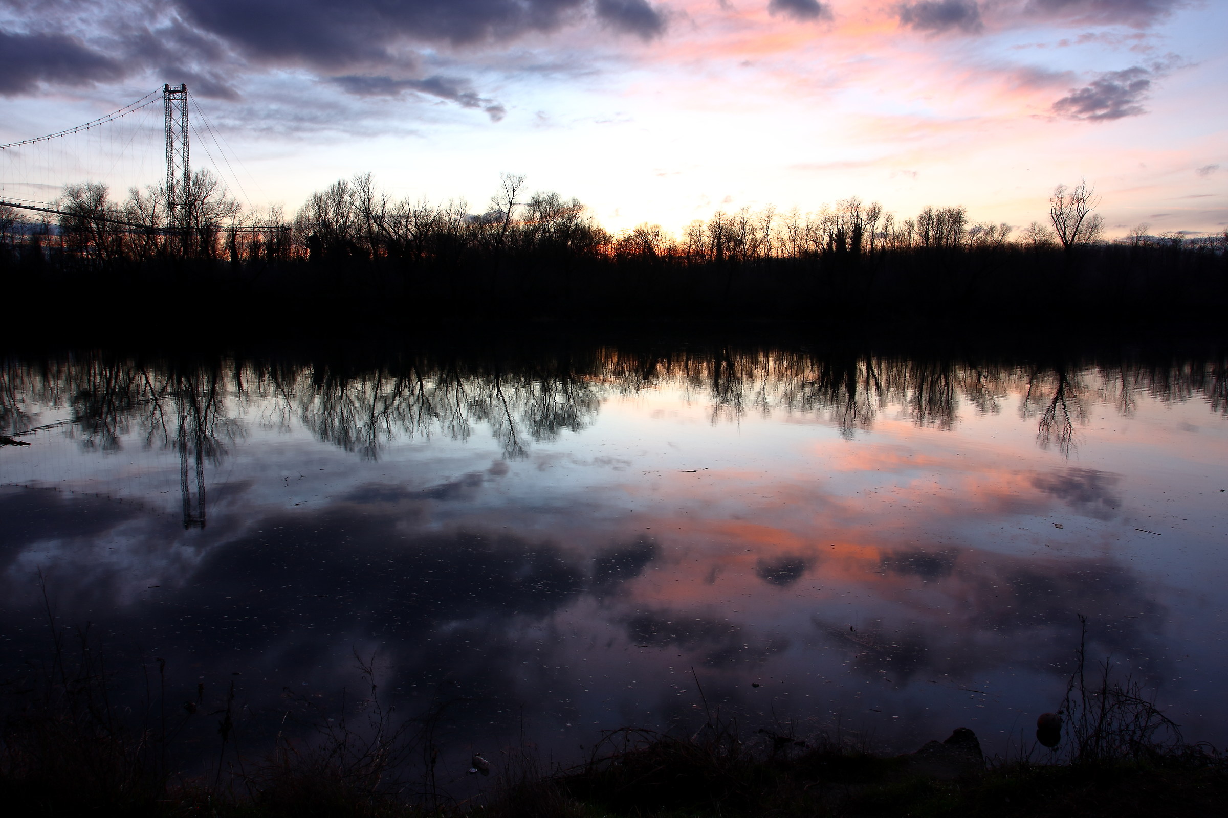 Ticino at sunset, Confluent